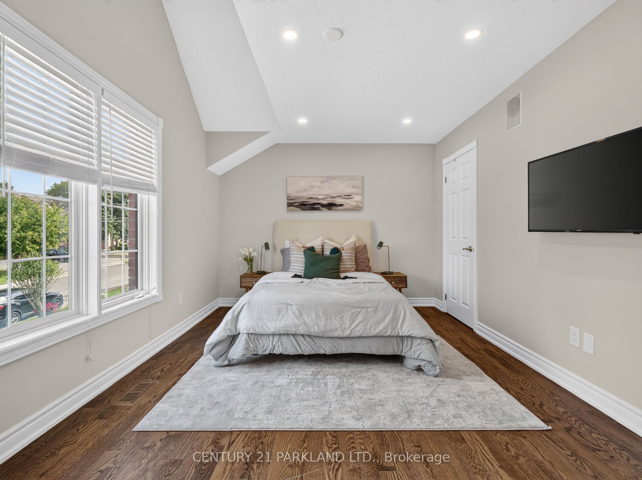 228 Rosemount Avenue Property Photo 18