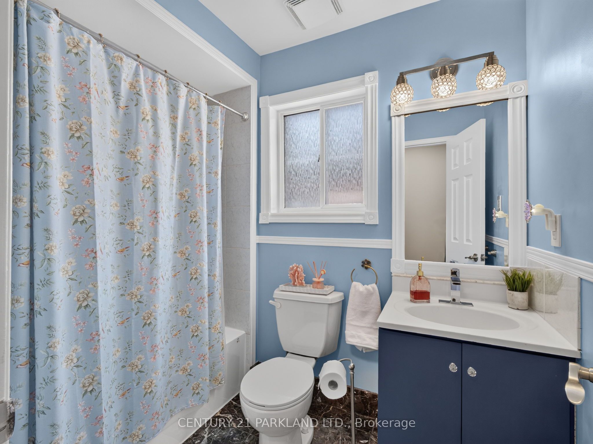 228 Rosemount Avenue Property Photo 20