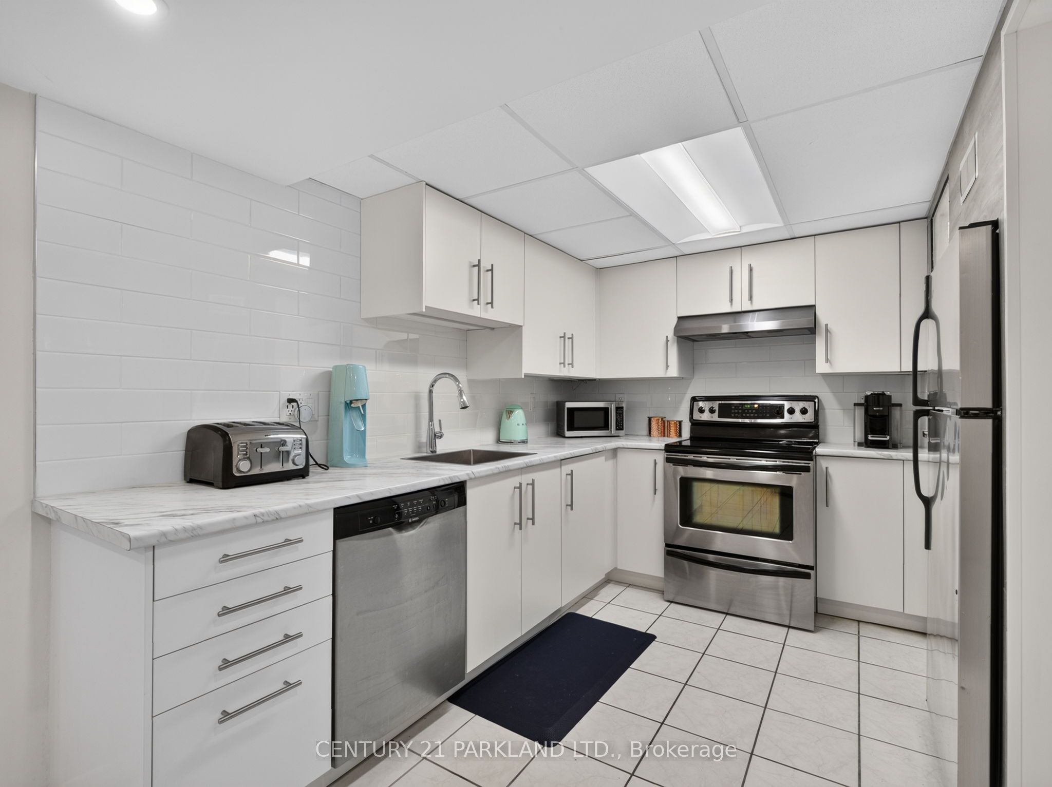 228 Rosemount Avenue Property Photo 23