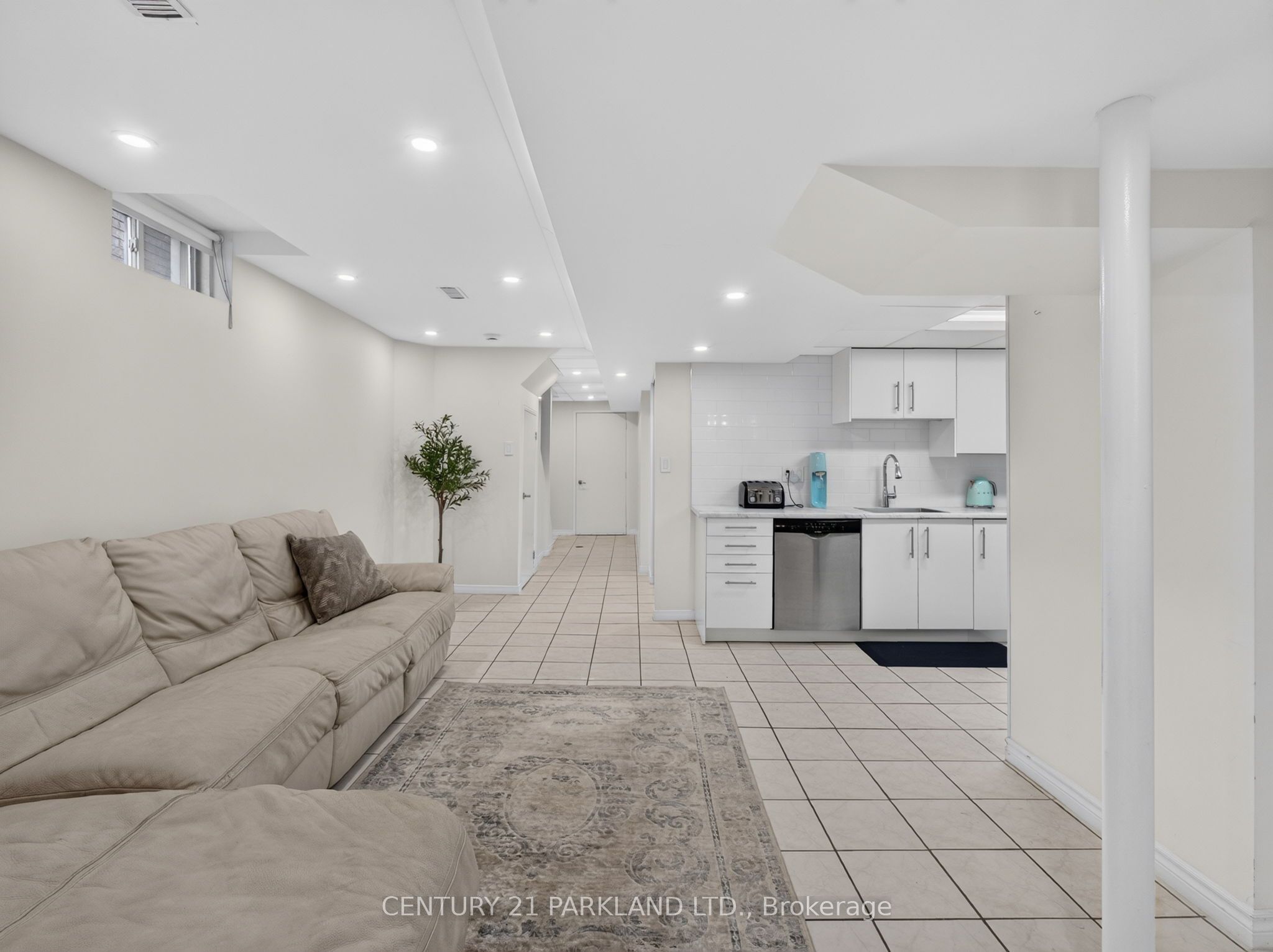 228 Rosemount Avenue Property Photo 24