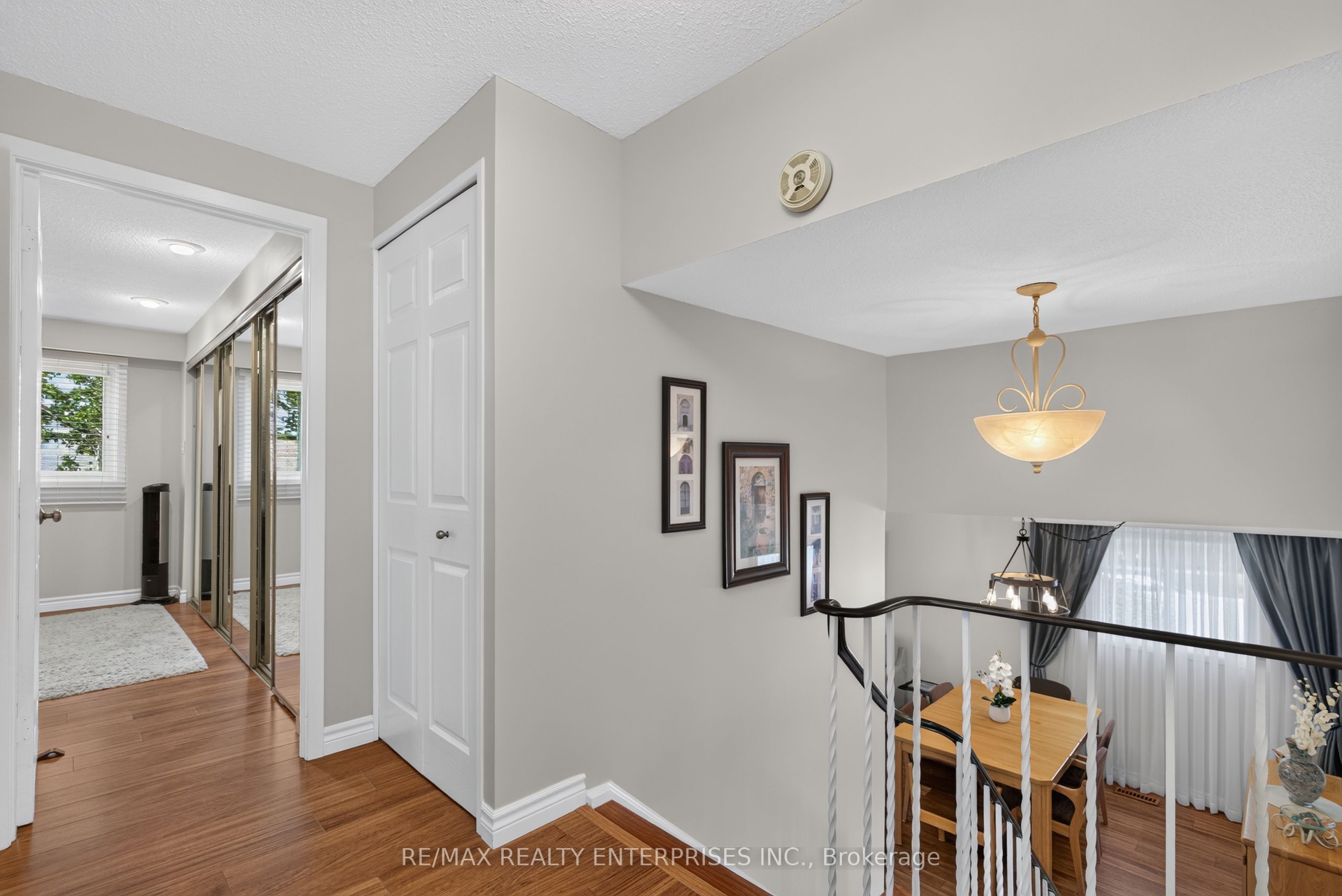 2482 Windjammer Road E Property Photo 21