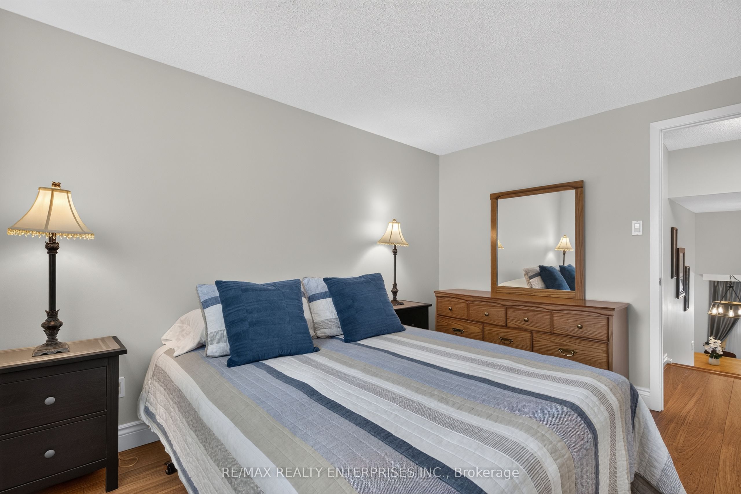 2482 Windjammer Road E Property Photo 31