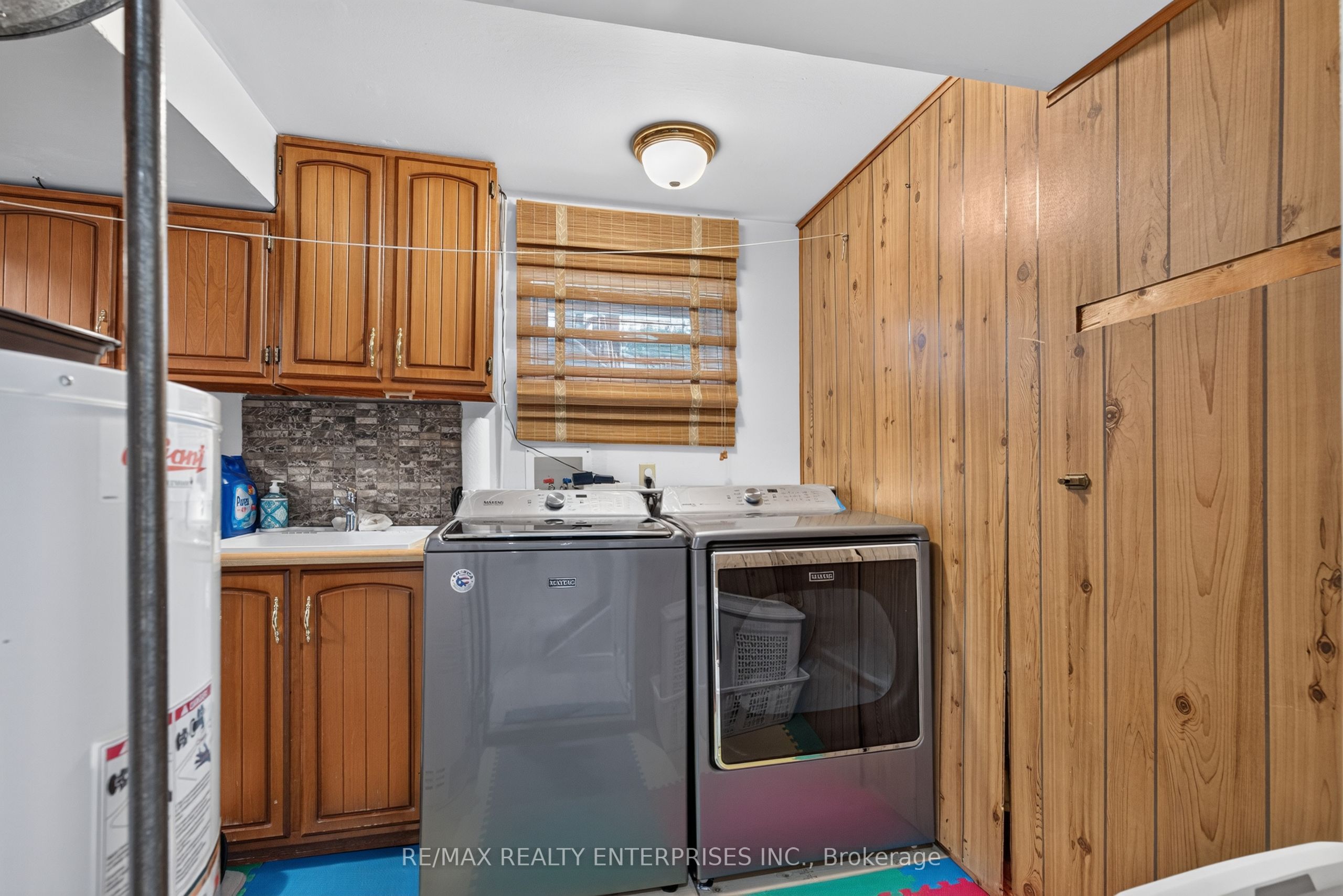 2482 Windjammer Road E Property Photo 37