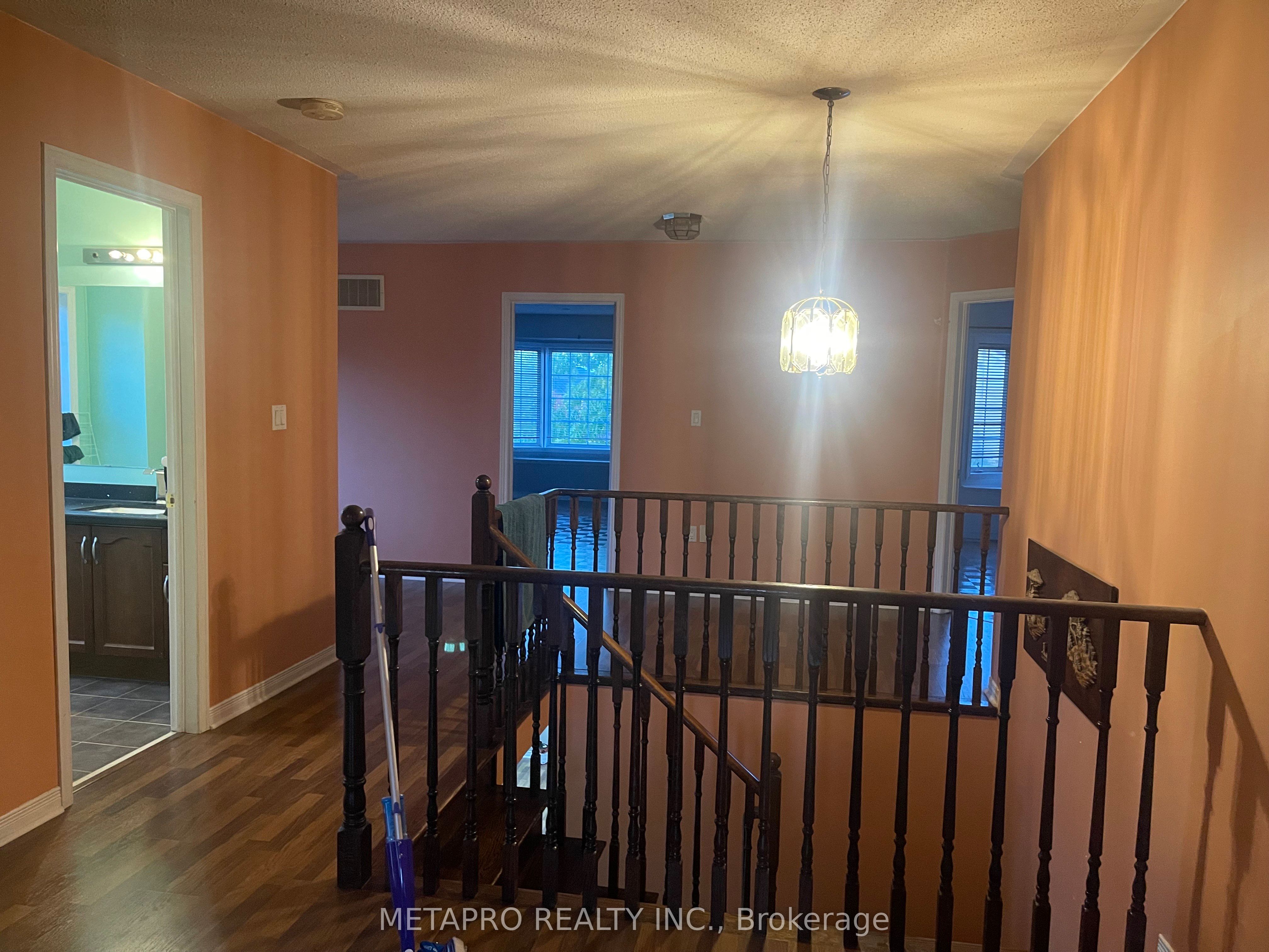 54 Snowshoe Lane E Property Photo 12