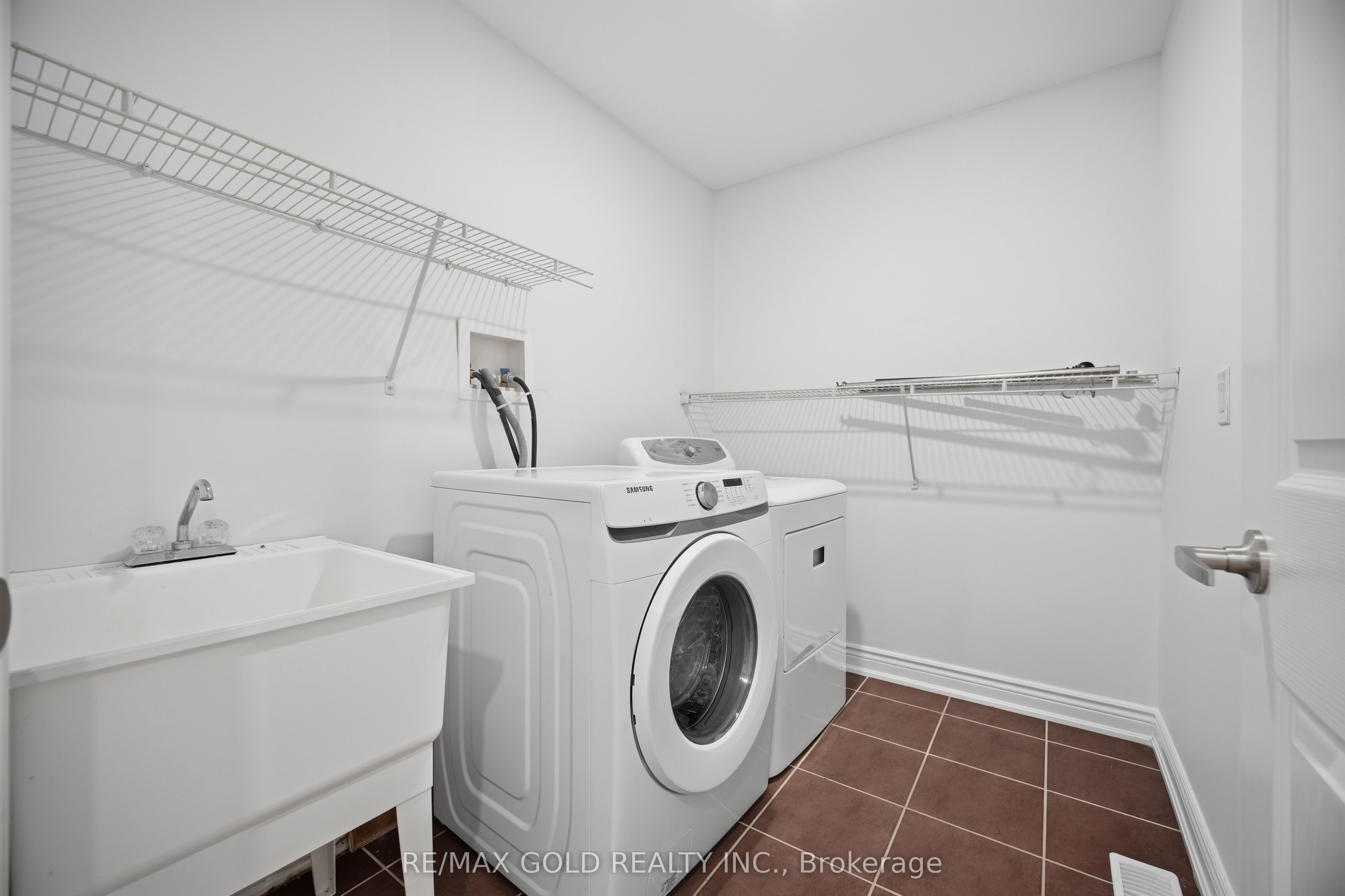 1071 Savoline Boulevard Property Photo 11