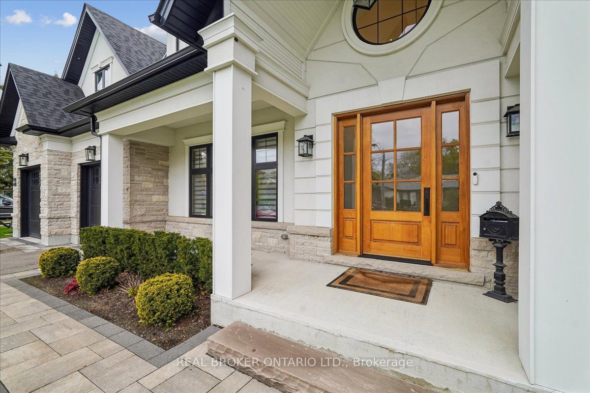1445 Skyline Drive Property Photo 2