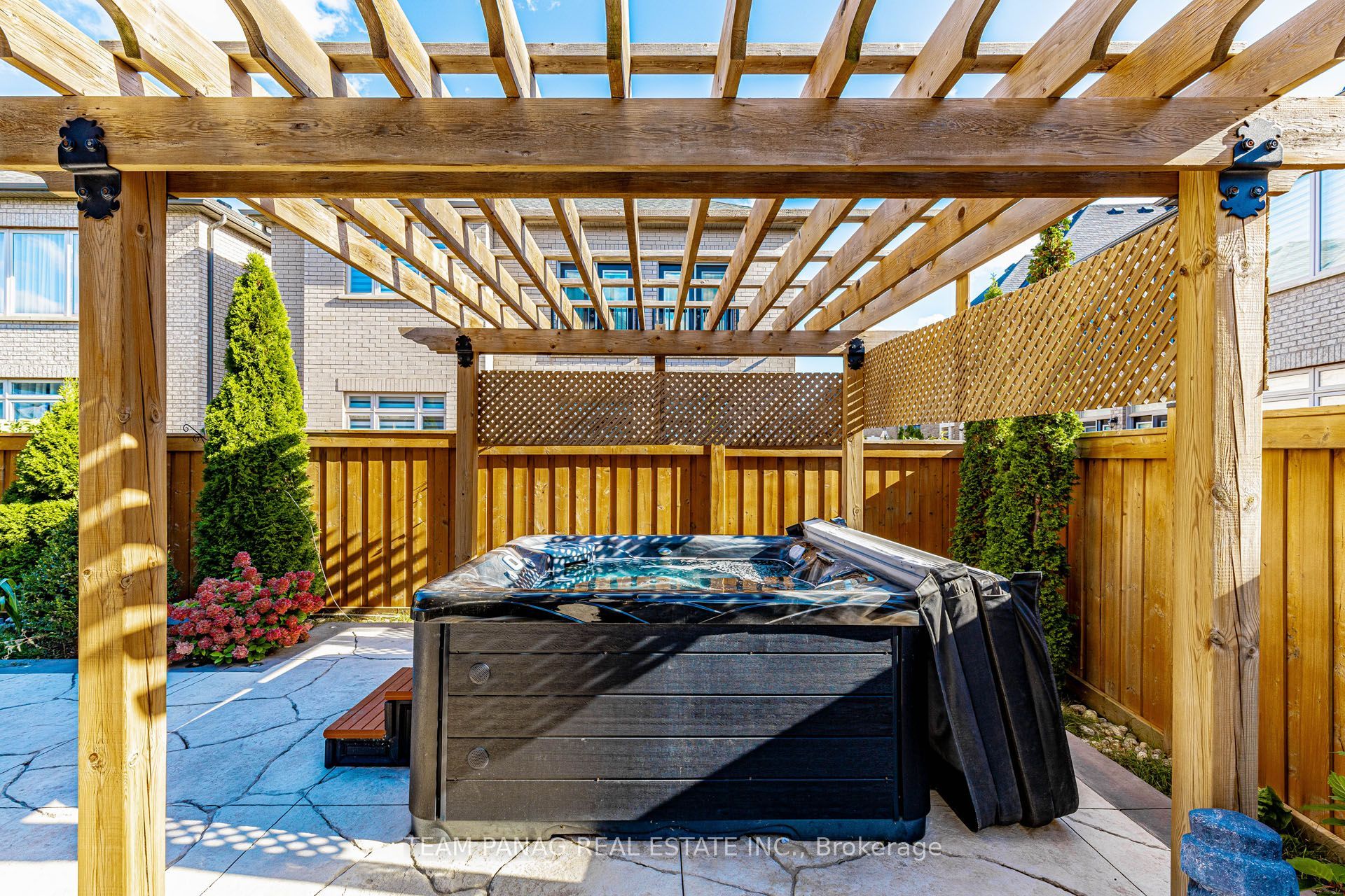 32 Viva Gardens Property Photo 48