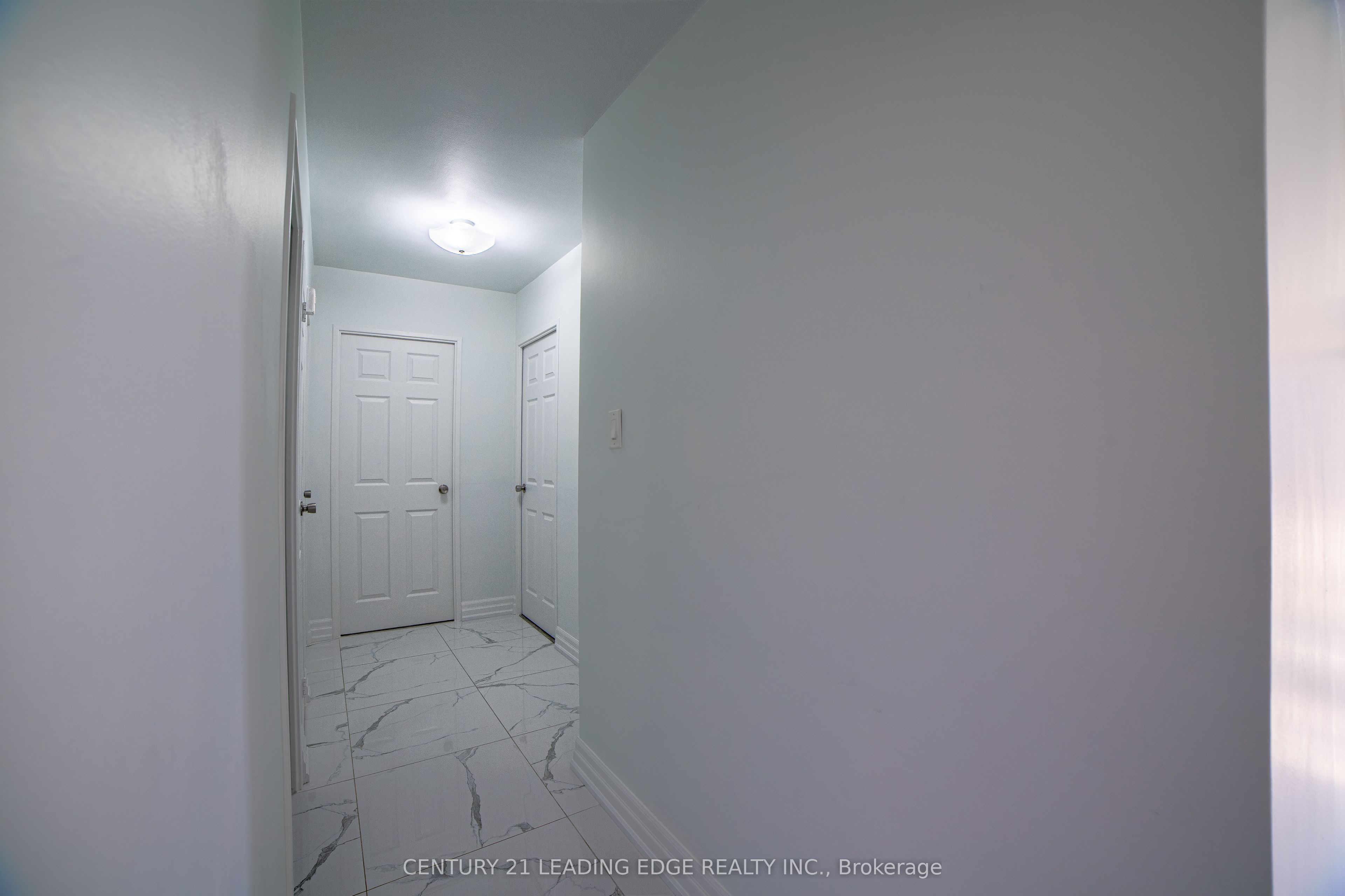 25 Four Winds Drive 604 Property Photo 10