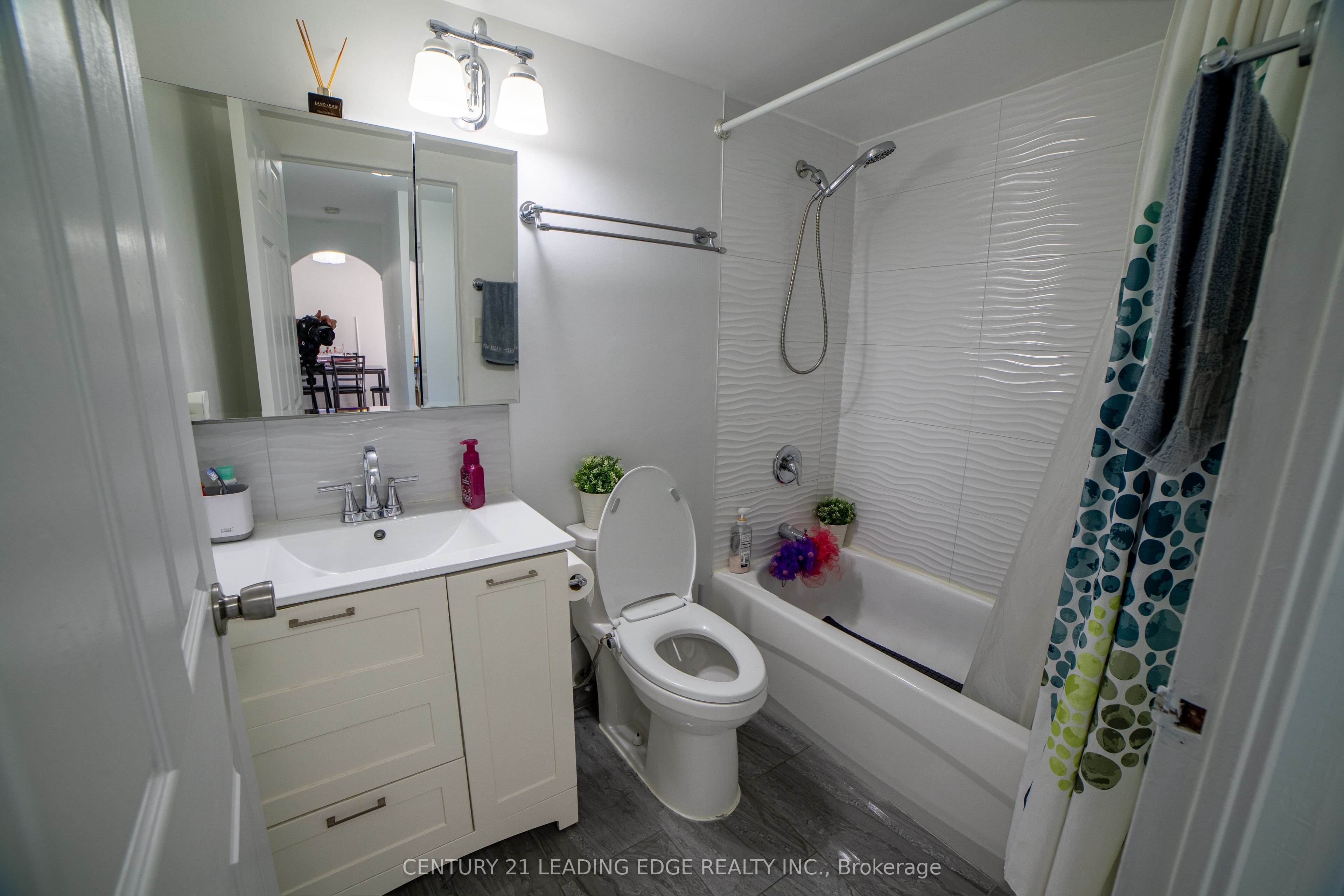 25 Four Winds Drive 604 Property Photo 11