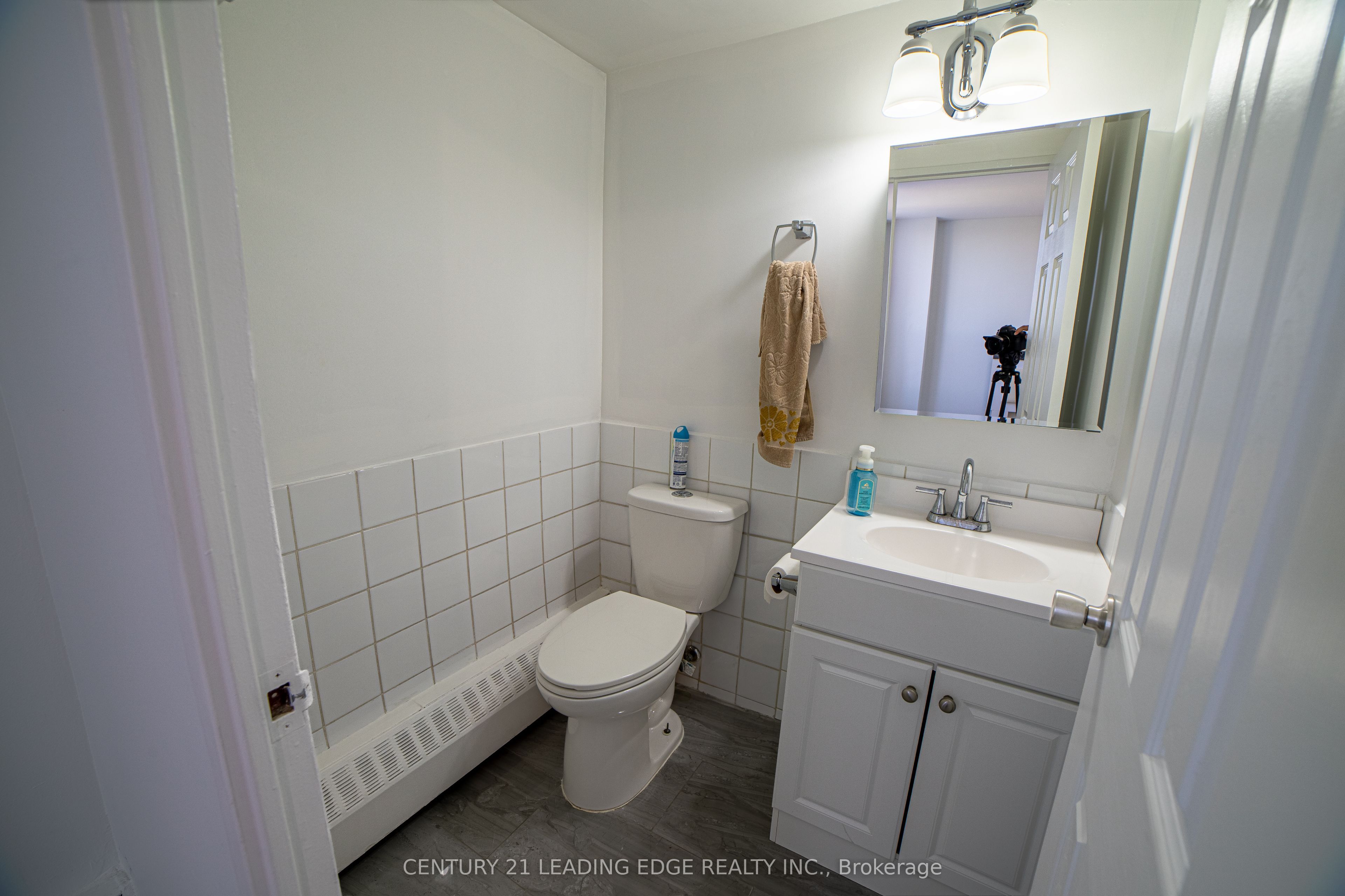 25 Four Winds Drive 604 Property Photo 19