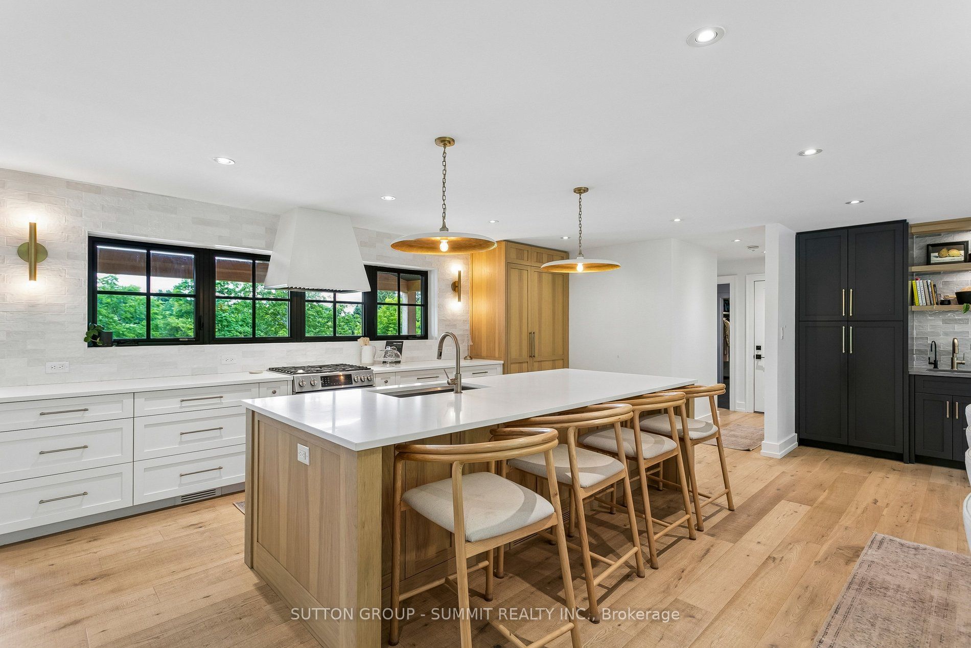 1315 Britannia Road Property Photo 12