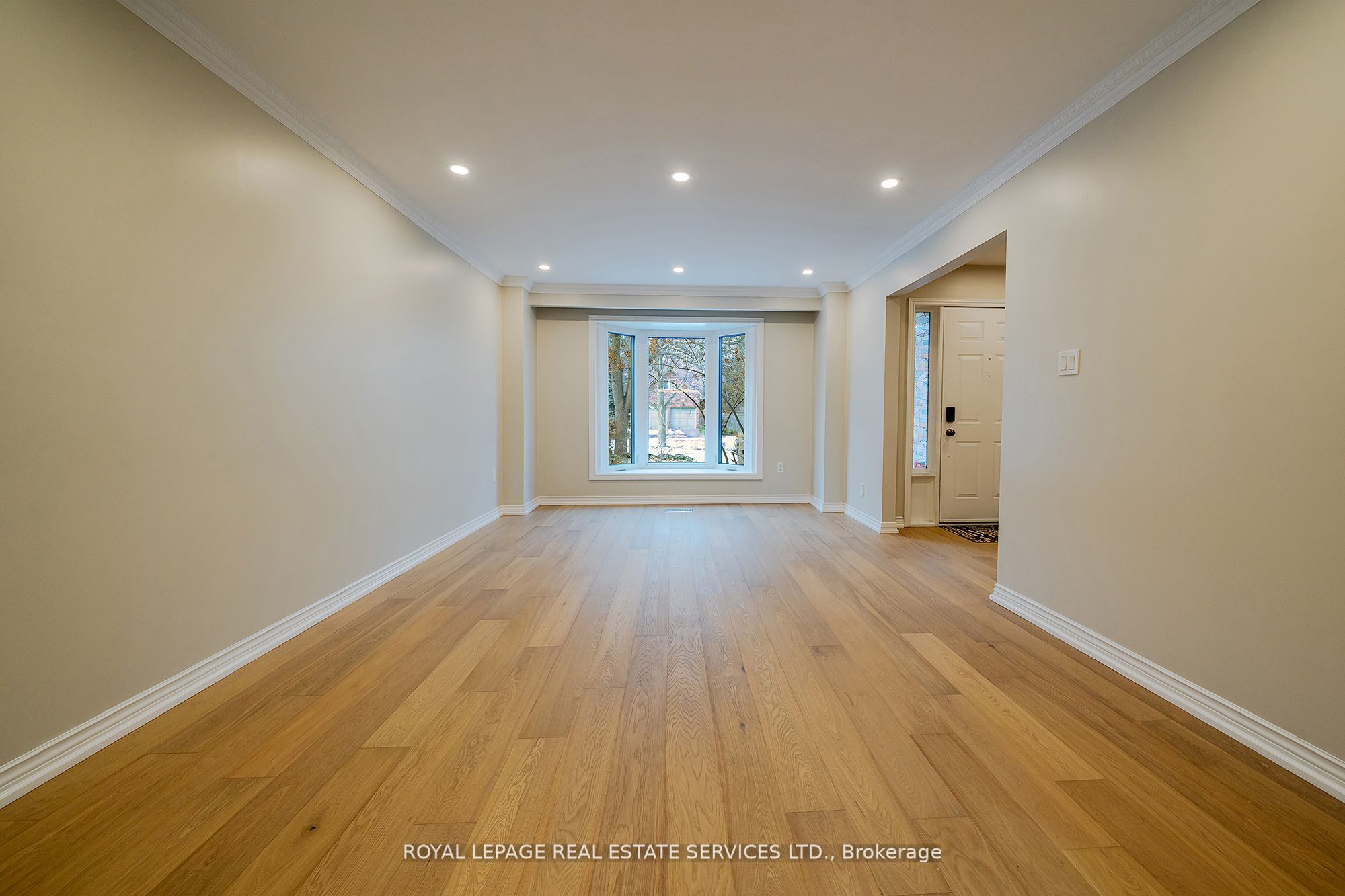 2300 Cheverie Street Upper Property Photo 4