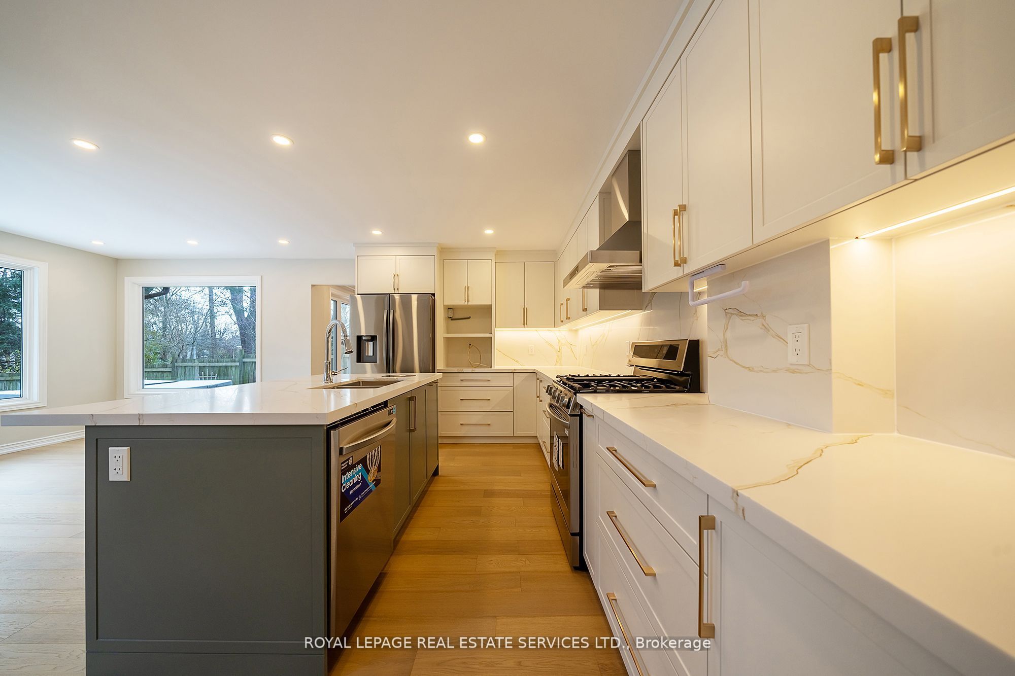2300 Cheverie Street Upper Property Photo 10