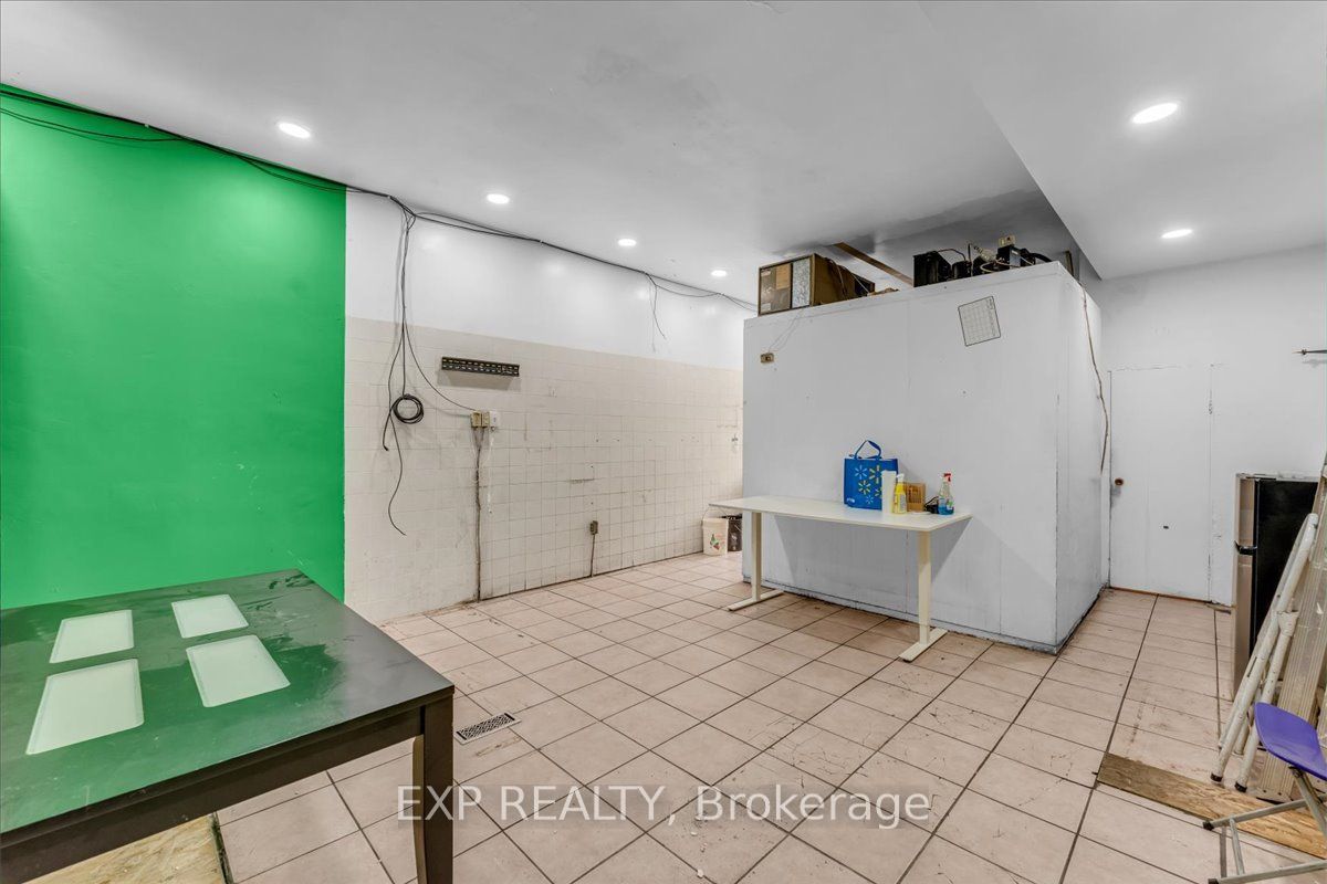 1792 Jane Street Property Photo 12