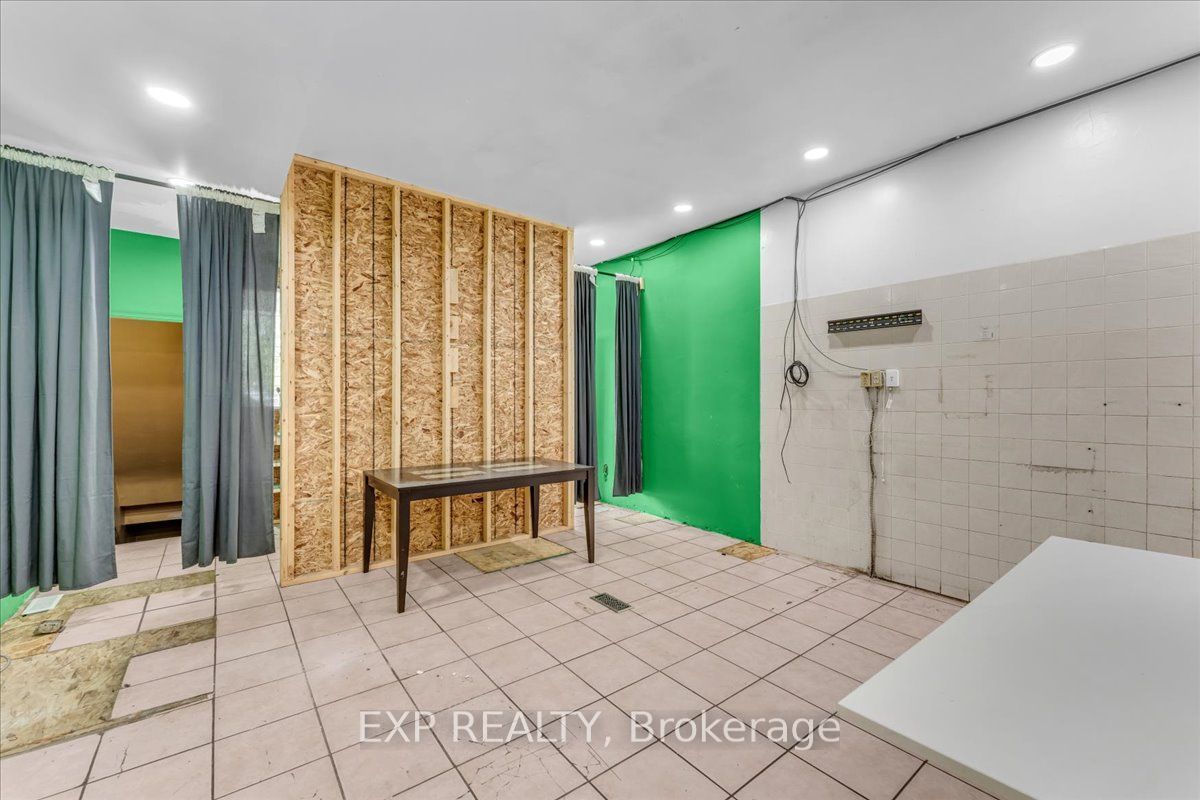 1792 Jane Street Property Photo 14