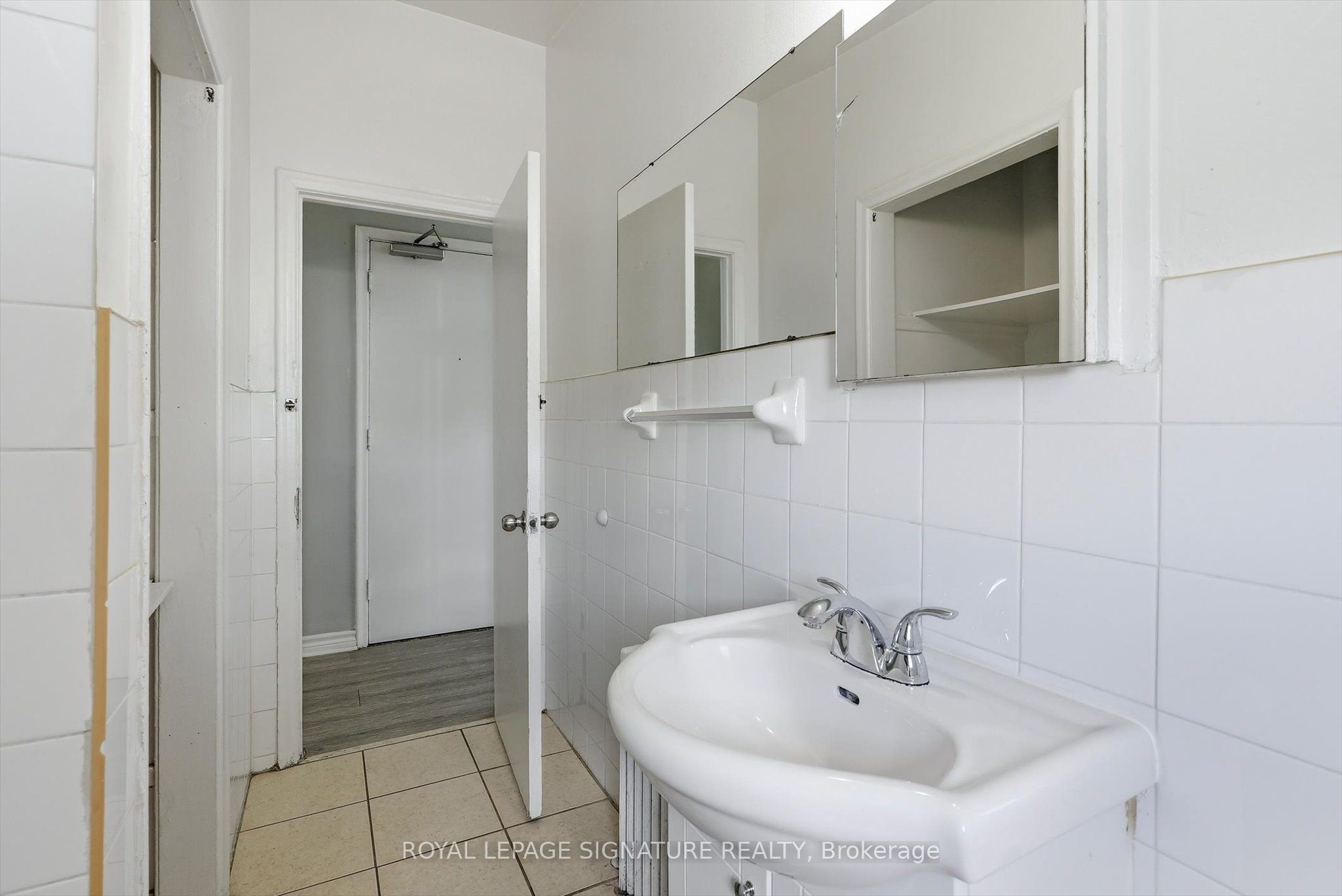49 Cuffley Crescent S 301 Property Photo 21