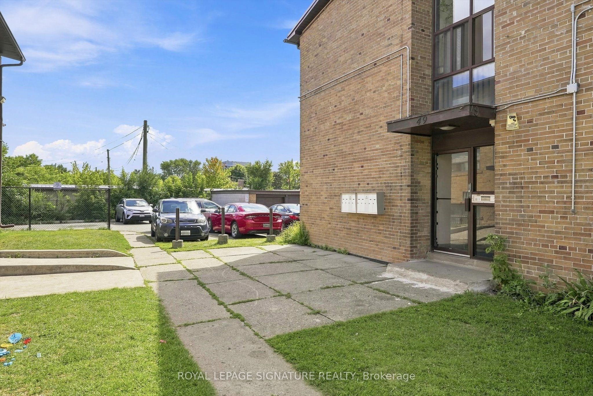 49 Cuffley Crescent S 301 Property Photo 23