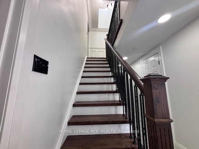 134 Queen Street N Property Photo 4