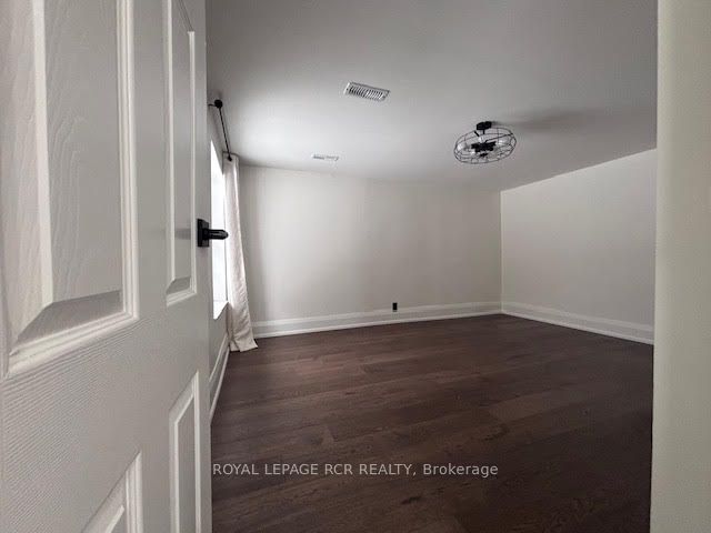 134 Queen Street N Property Photo 5