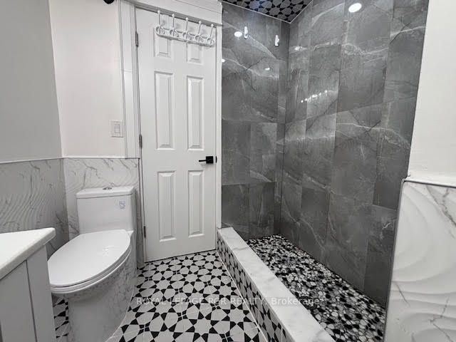 134 Queen Street N Property Photo 22