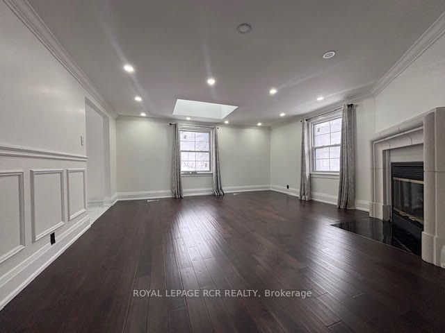 134 Queen Street N Property Photo 24