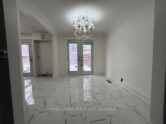 134 Queen Street N Property Photo 29