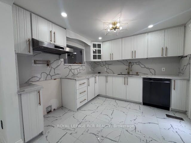 134 Queen Street N Property Photo 31