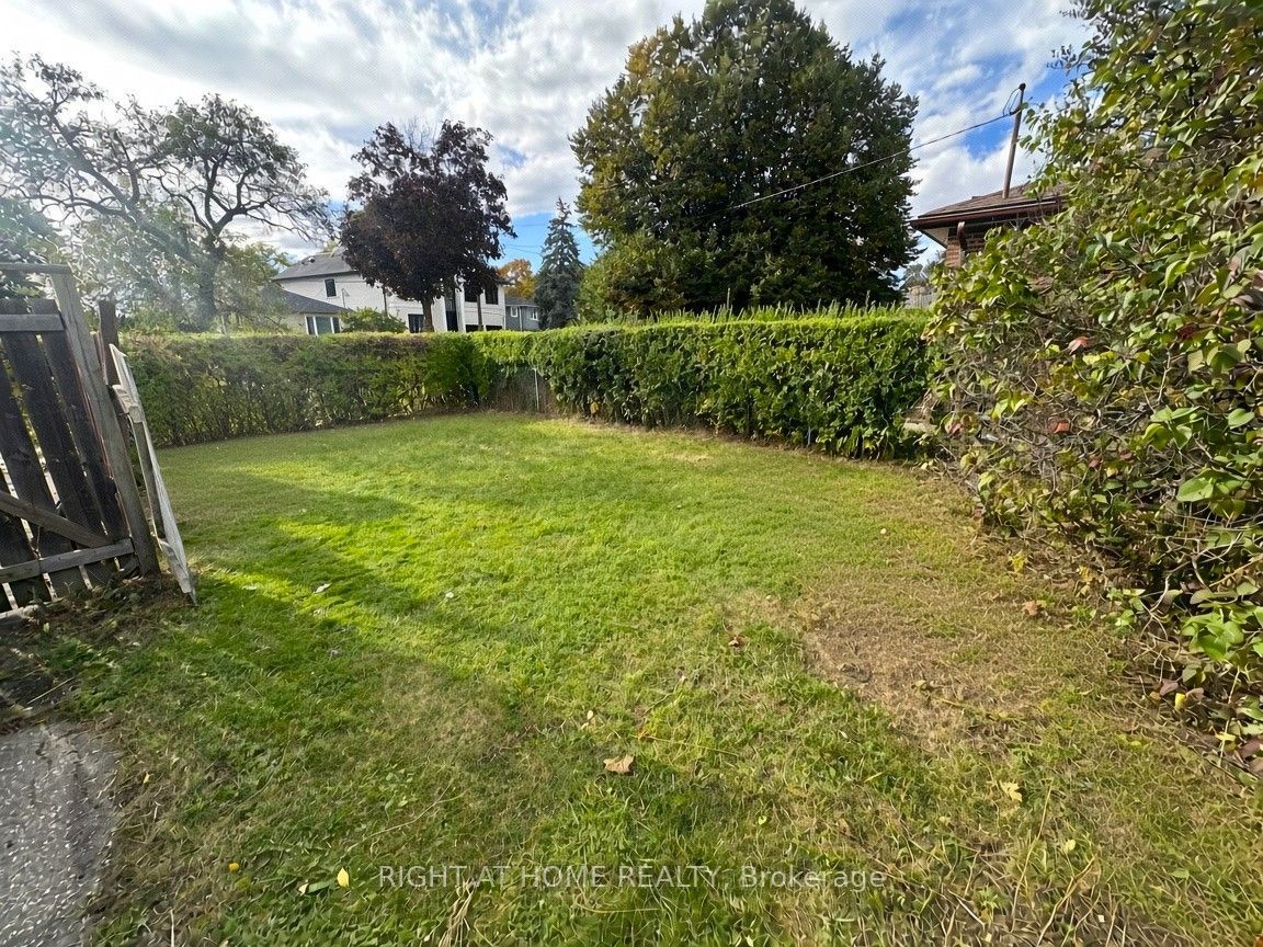 19 Upminster Crescent Property Photo 4