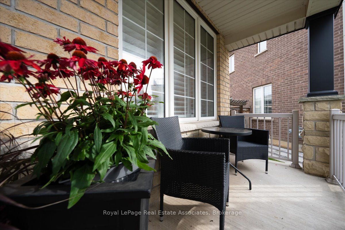 1469 Haws Crescent Property Photo 4