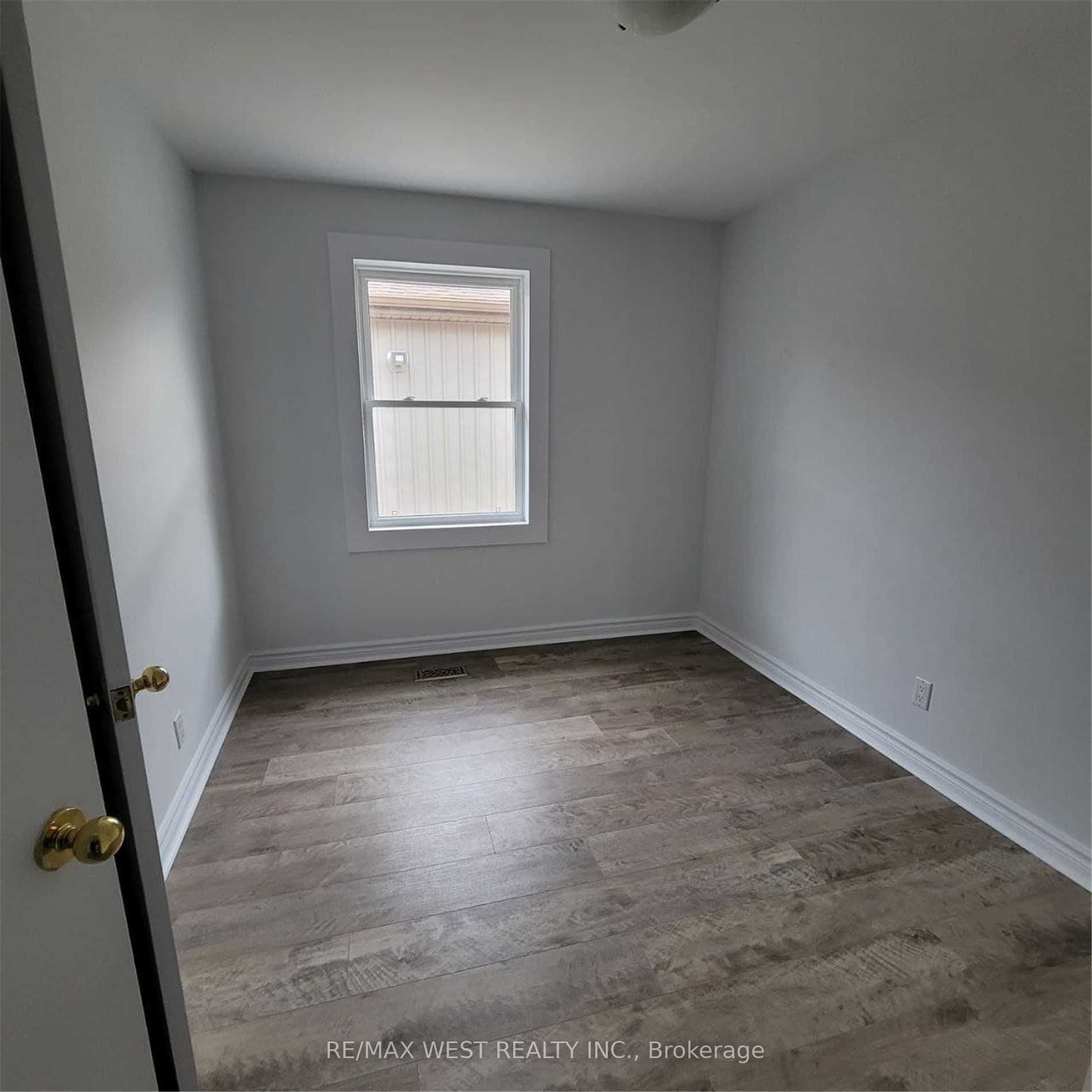 245 Kingsleigh Court Property Photo 7