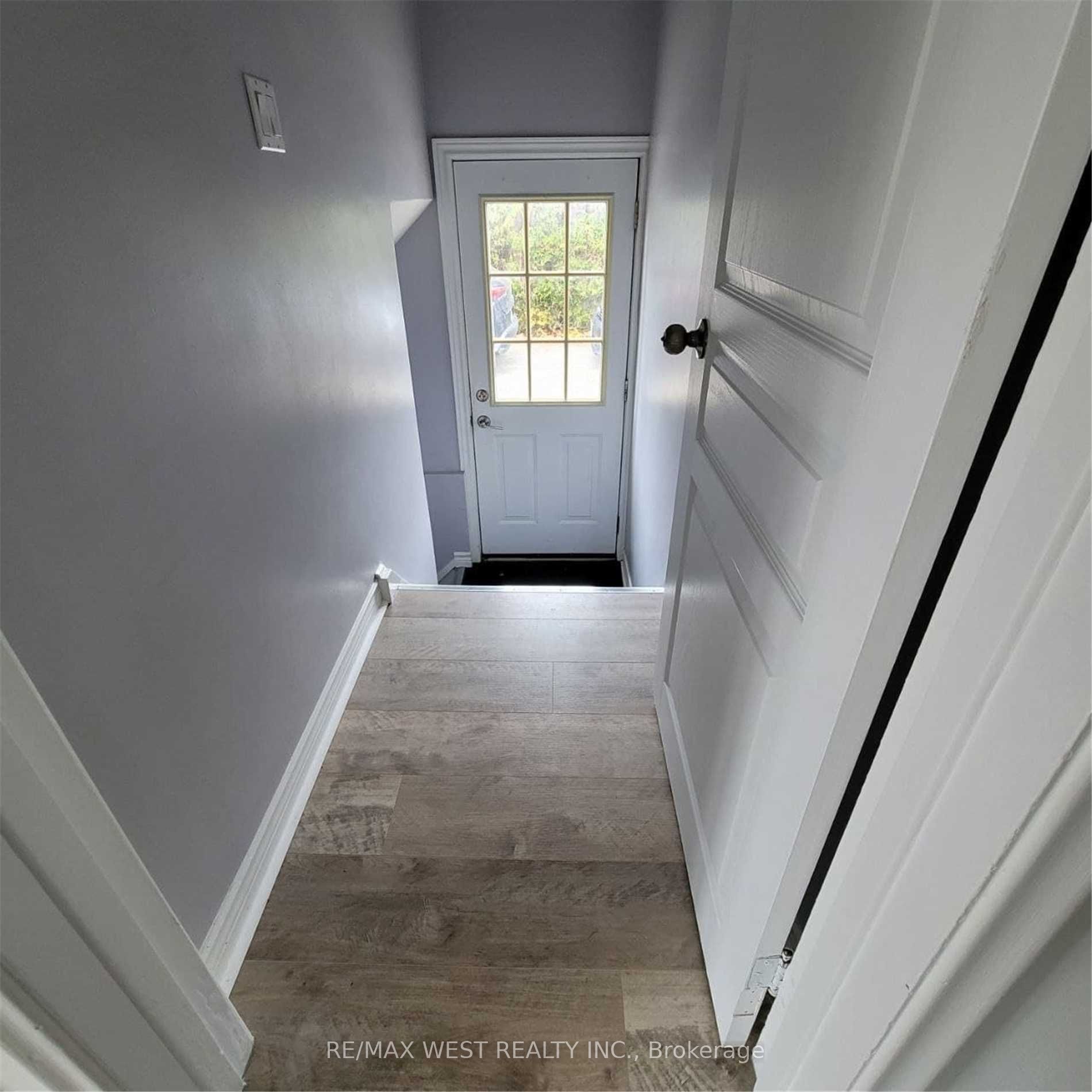 245 Kingsleigh Court Property Photo 12