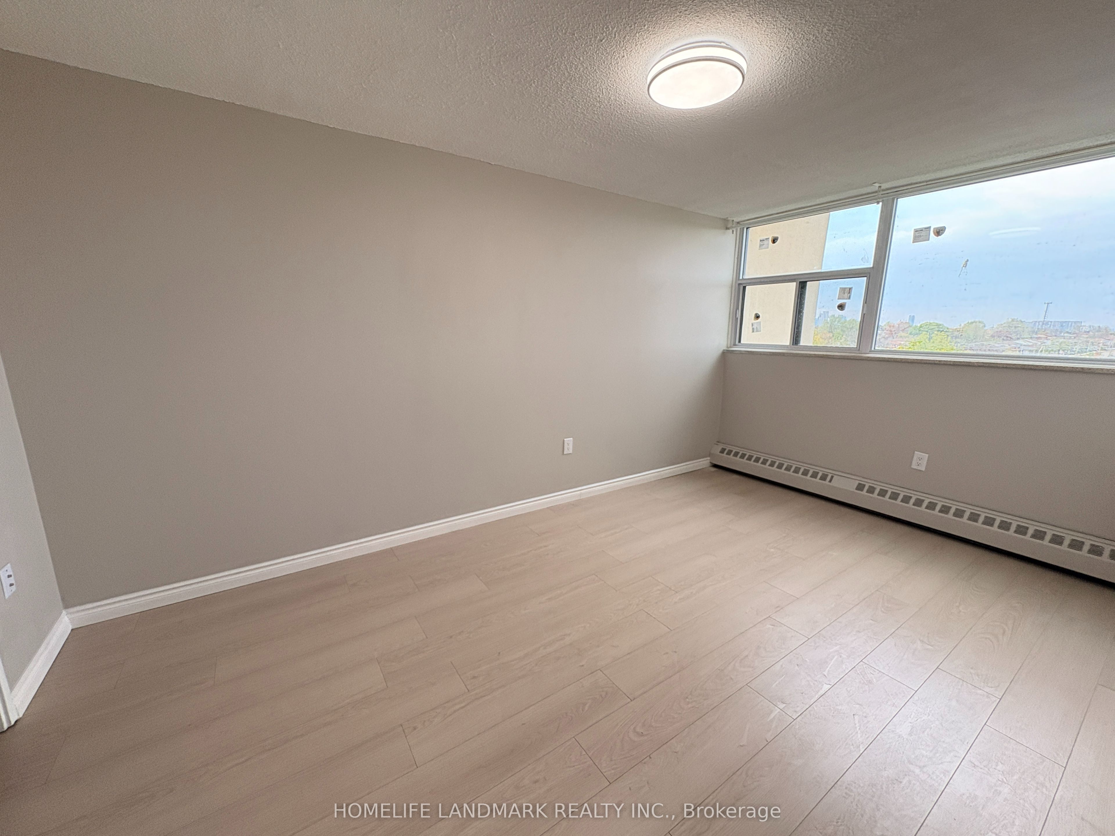 1050 Stainton Drive 327 Property Photo 9