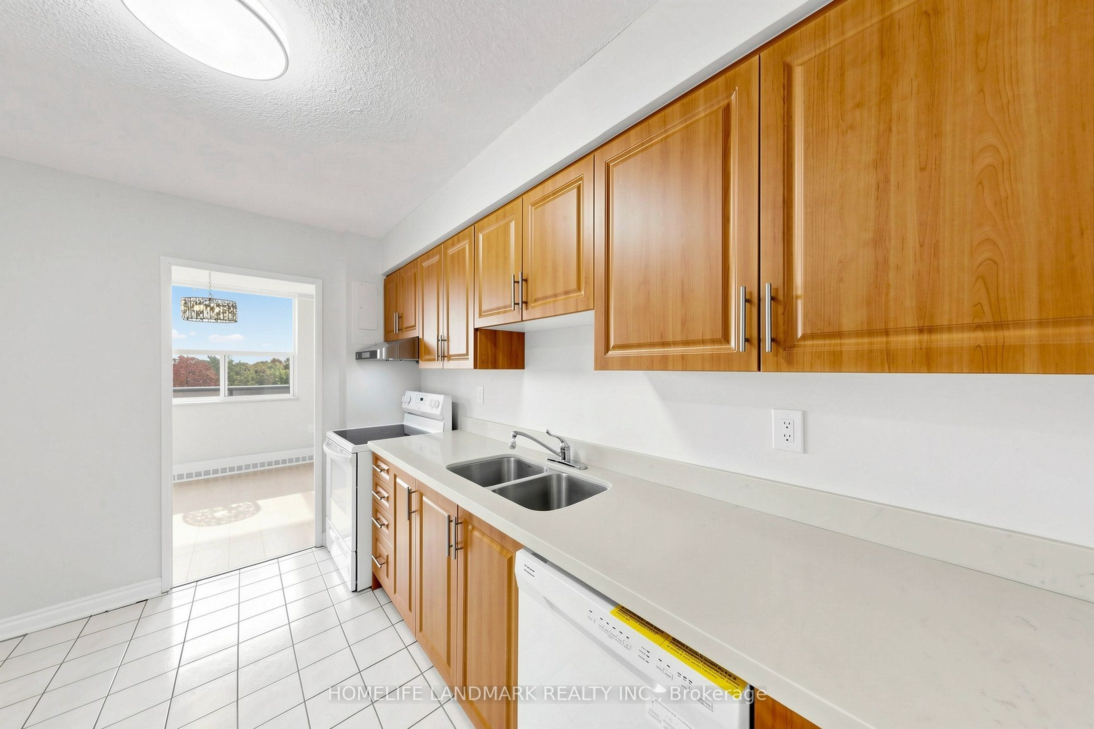 1050 Stainton Drive 327 Property Photo 10