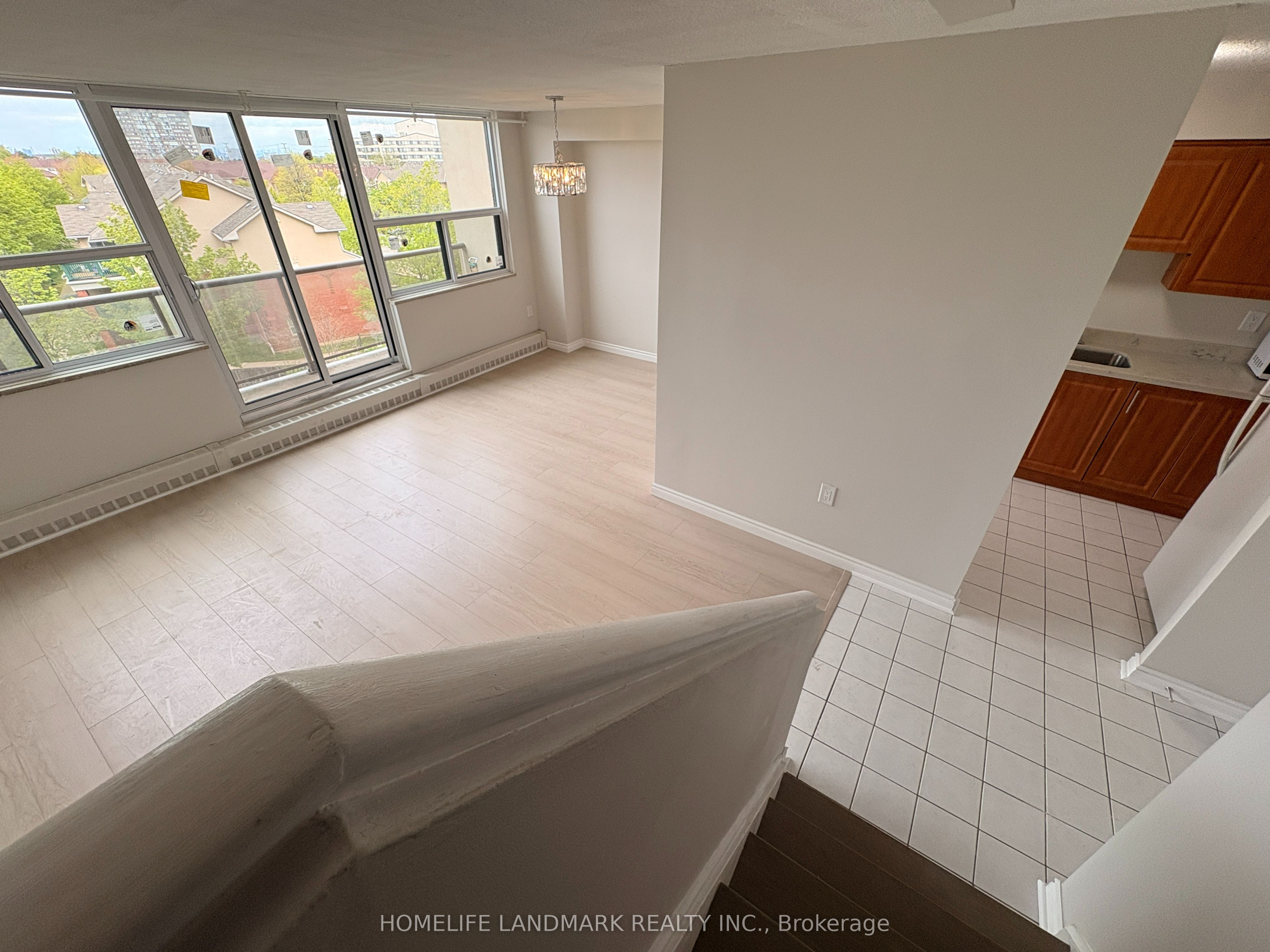 1050 Stainton Drive 327 Property Photo 12