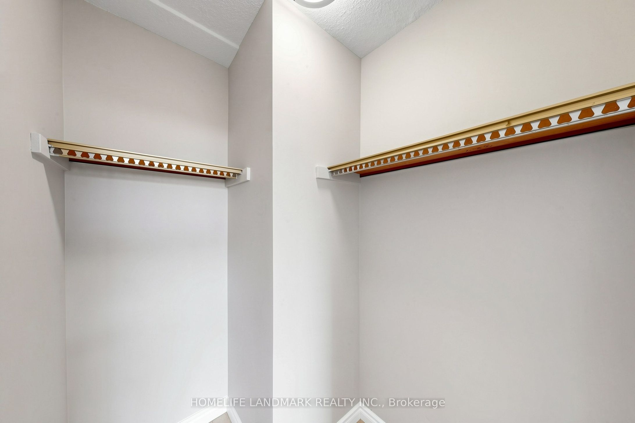 1050 Stainton Drive 327 Property Photo 14