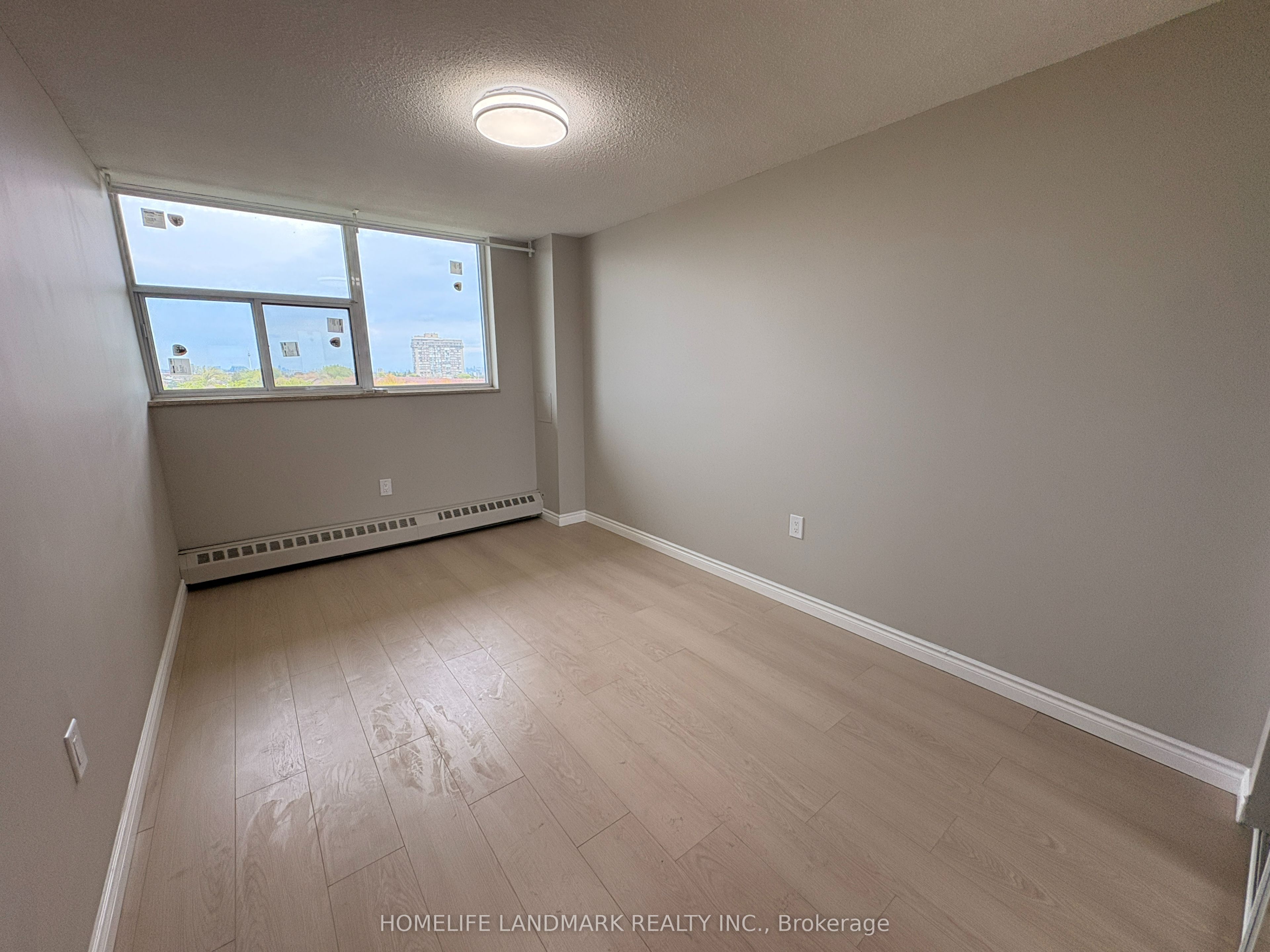 1050 Stainton Drive 327 Property Photo 18