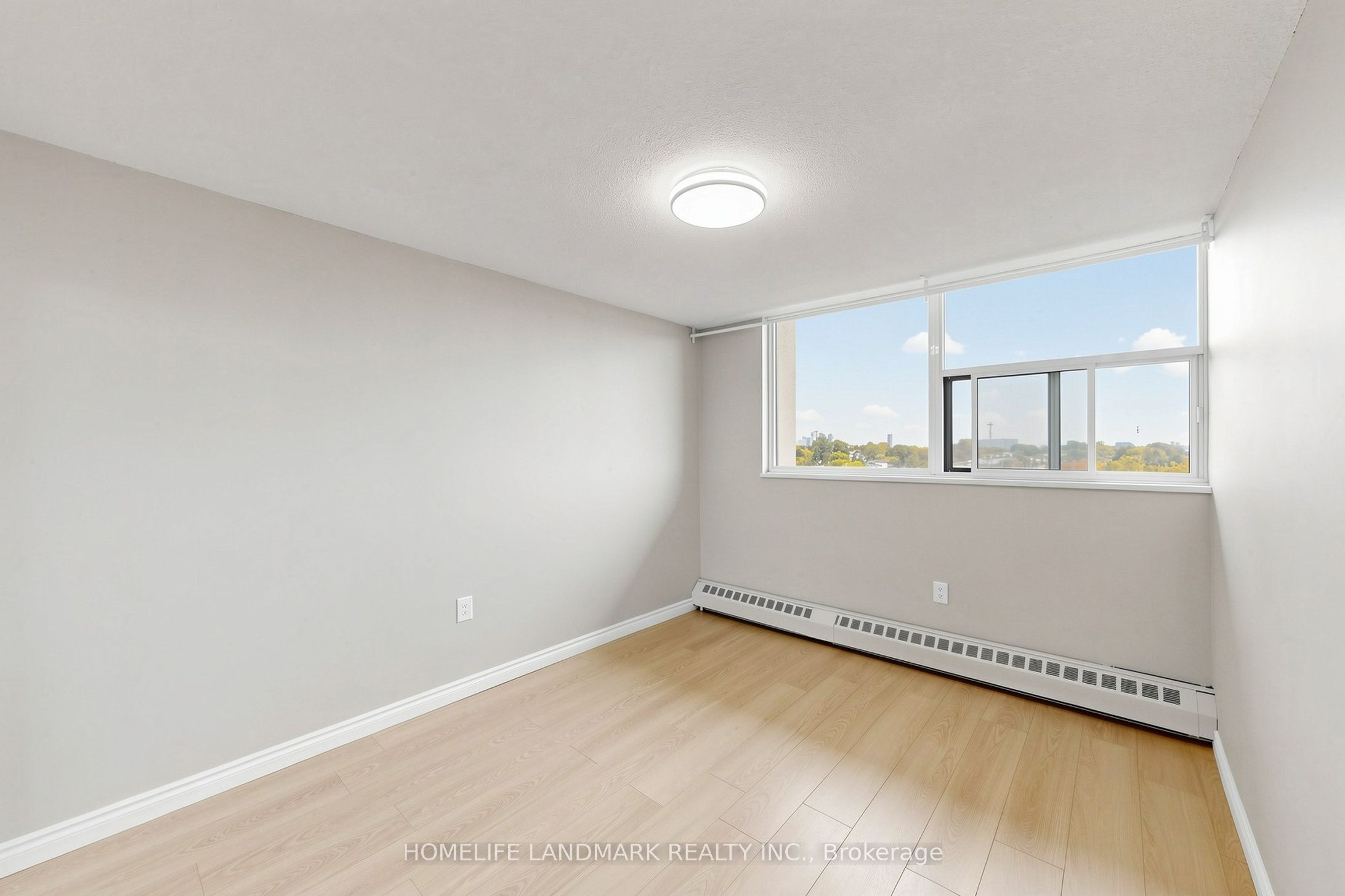 1050 Stainton Drive 327 Property Photo 18