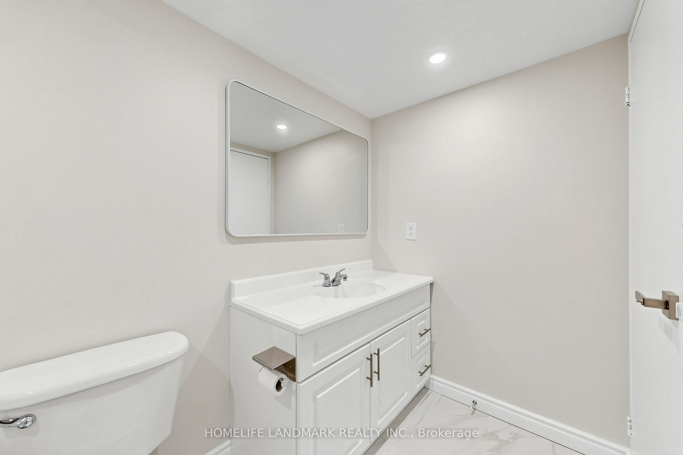 1050 Stainton Drive 327 Property Photo 22