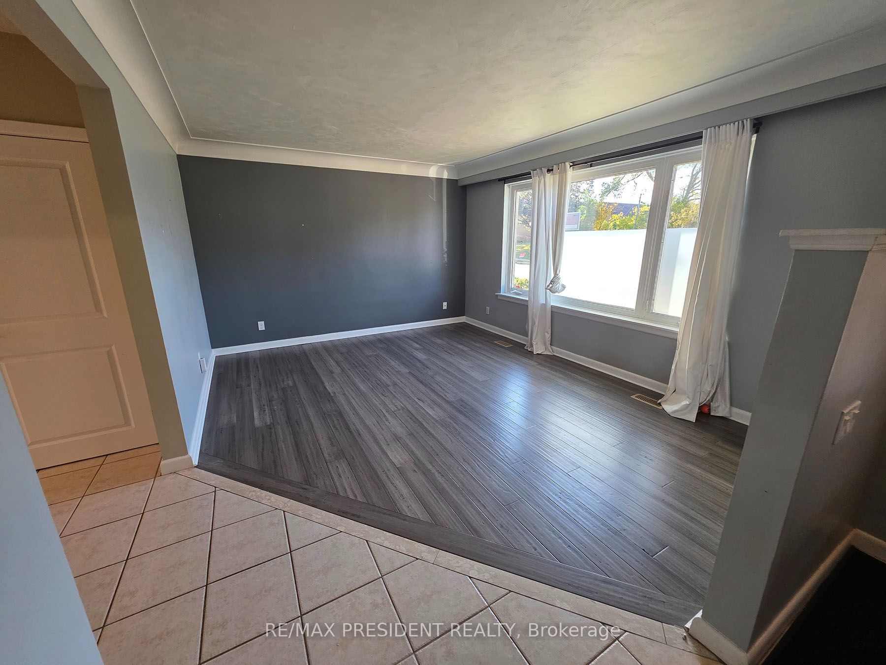 2280 Mountainside Drive (upper) Property Photo 4