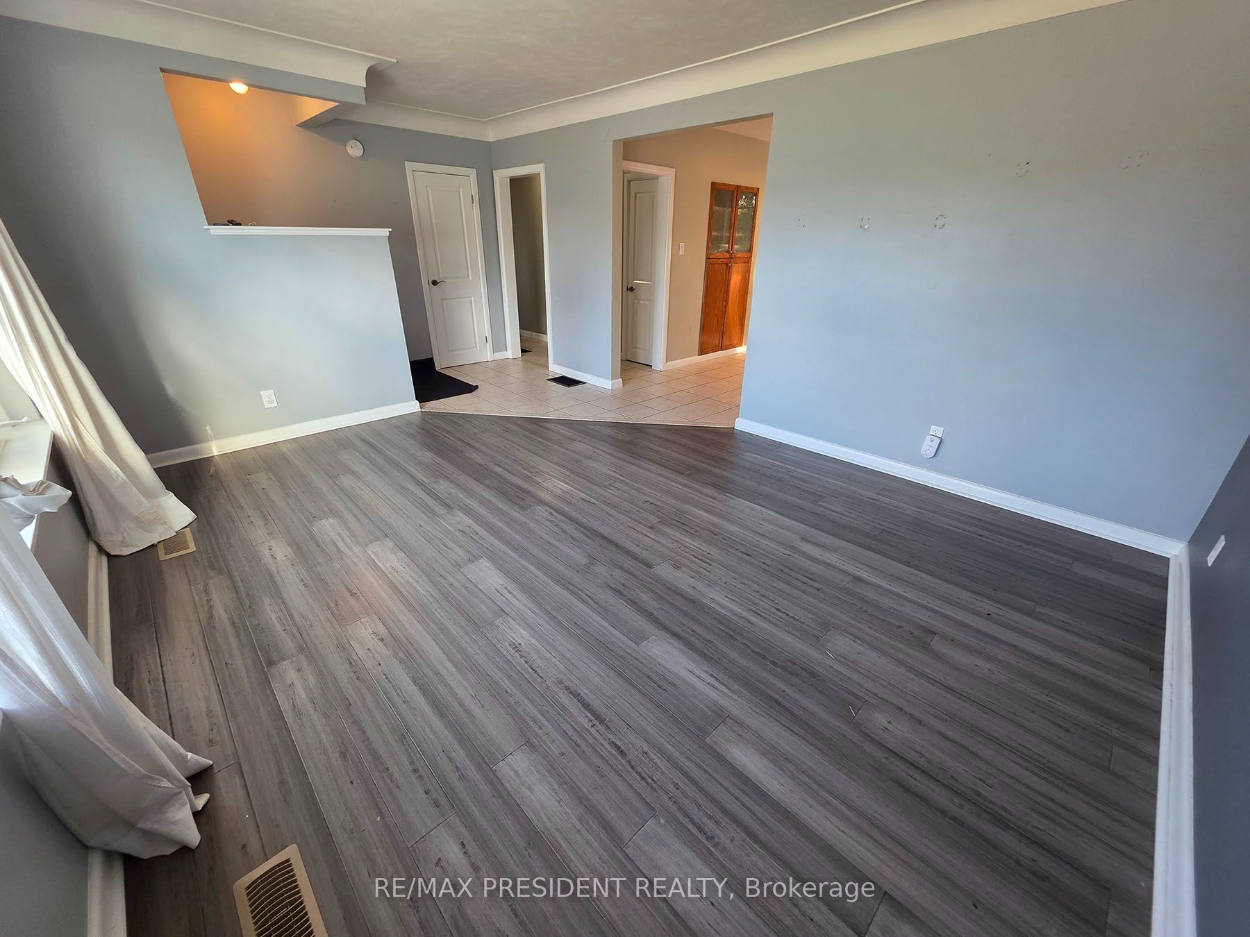 2280 Mountainside Drive (upper) Property Photo 5