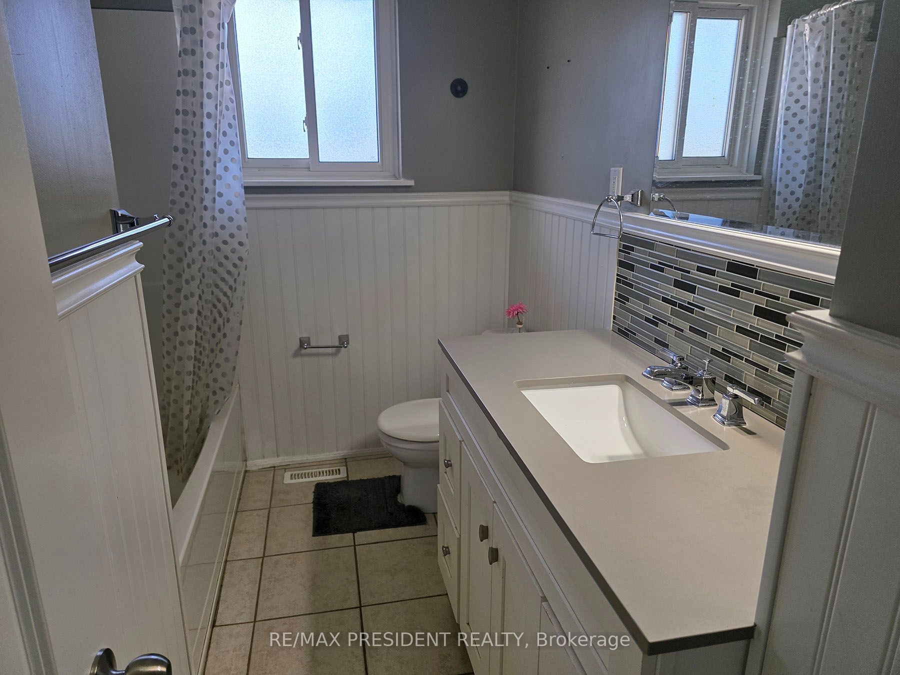 2280 Mountainside Drive (upper) Property Photo 20