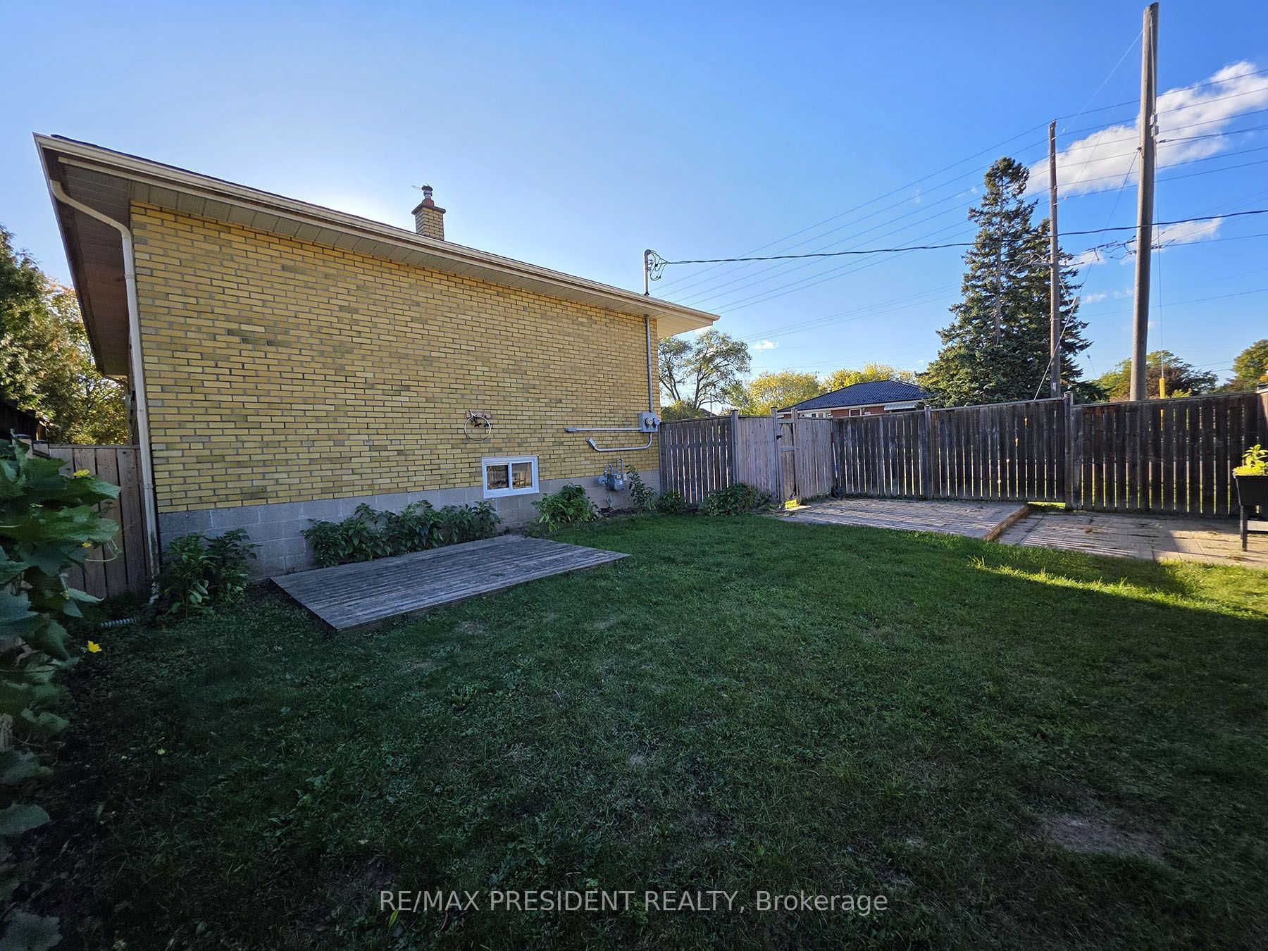 2280 Mountainside Drive (upper) Property Photo 25