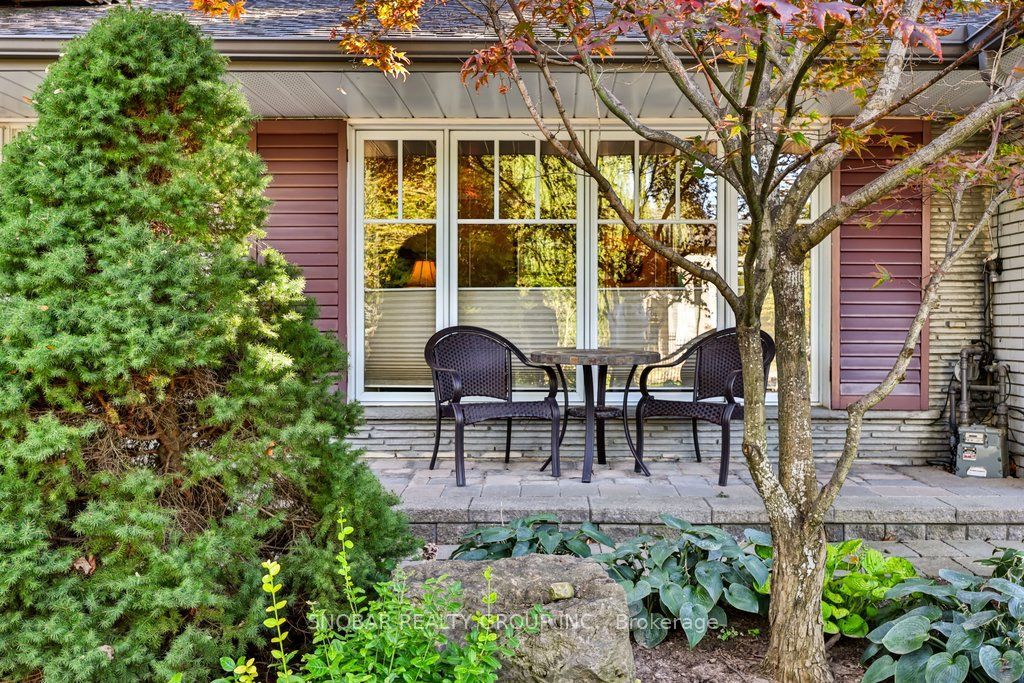 1302 Greenoaks Drive Property Photo 4