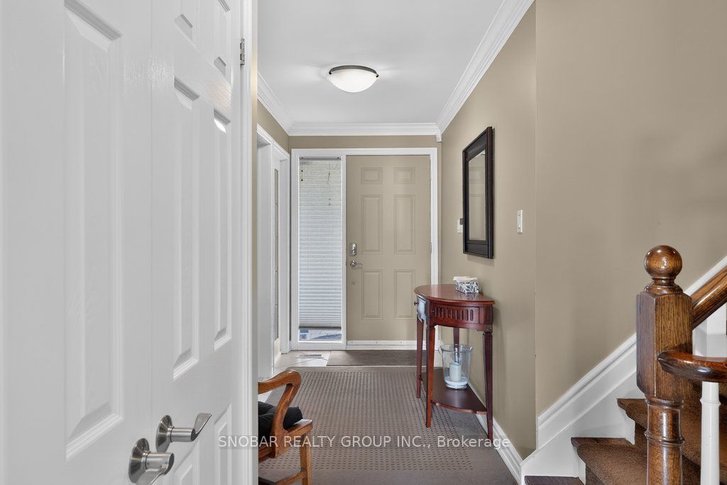 1302 Greenoaks Drive Property Photo 5