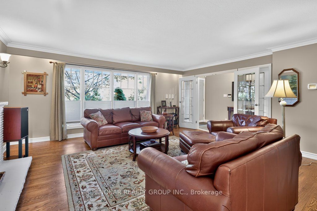 1302 Greenoaks Drive Property Photo 7