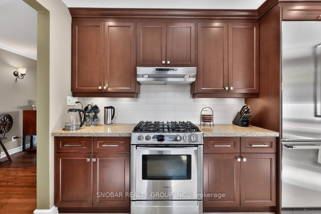 1302 Greenoaks Drive Property Photo 14
