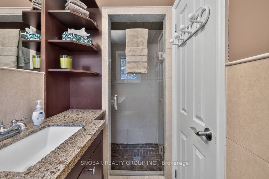 1302 Greenoaks Drive Property Photo 23