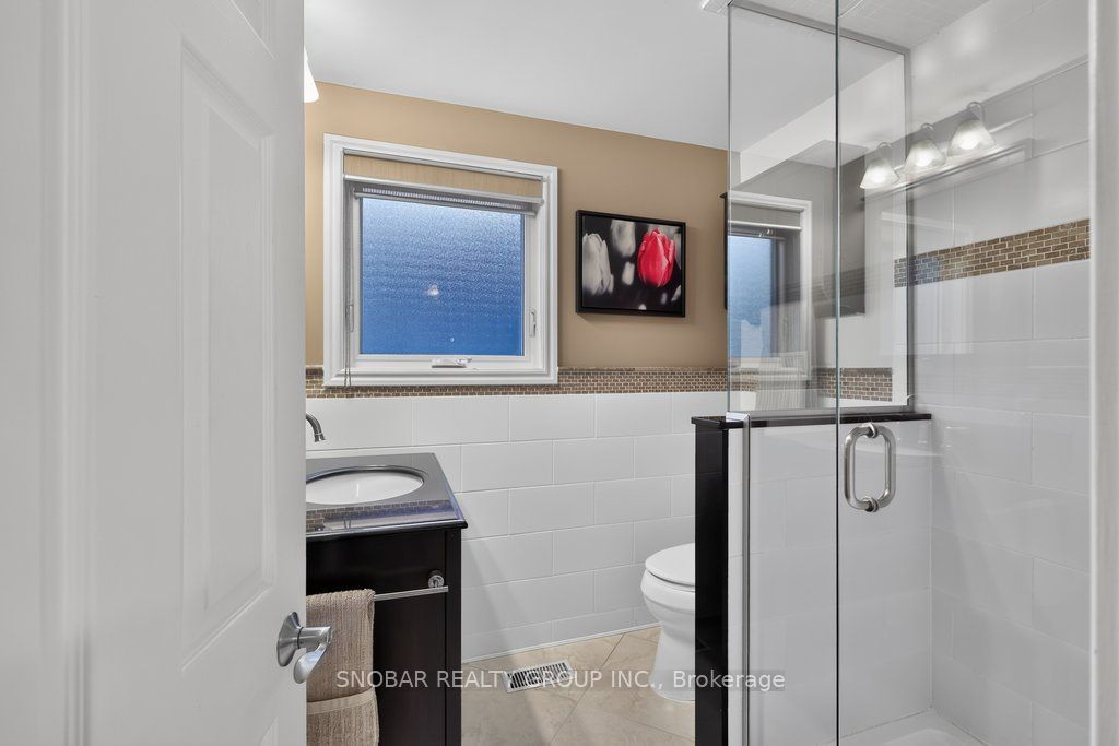1302 Greenoaks Drive Property Photo 29
