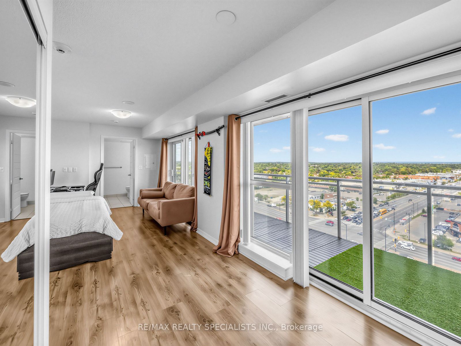 215 Queen Street E 1501 Property Photo 1