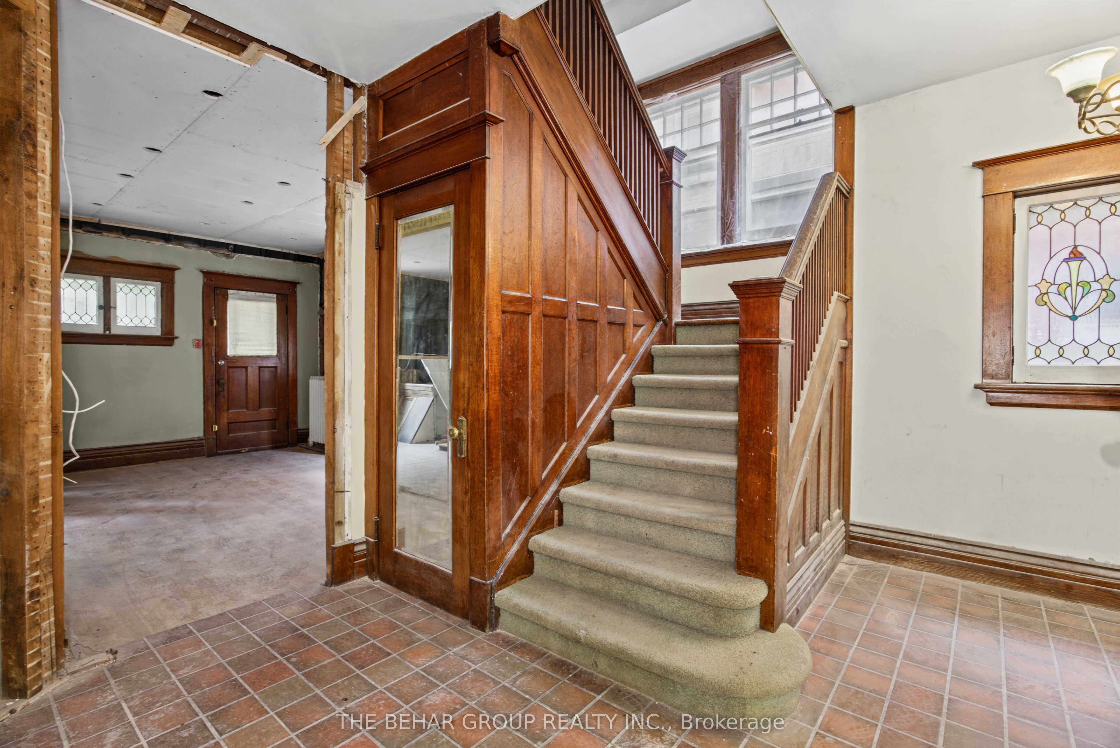 319 Indian Road Property Photo 3